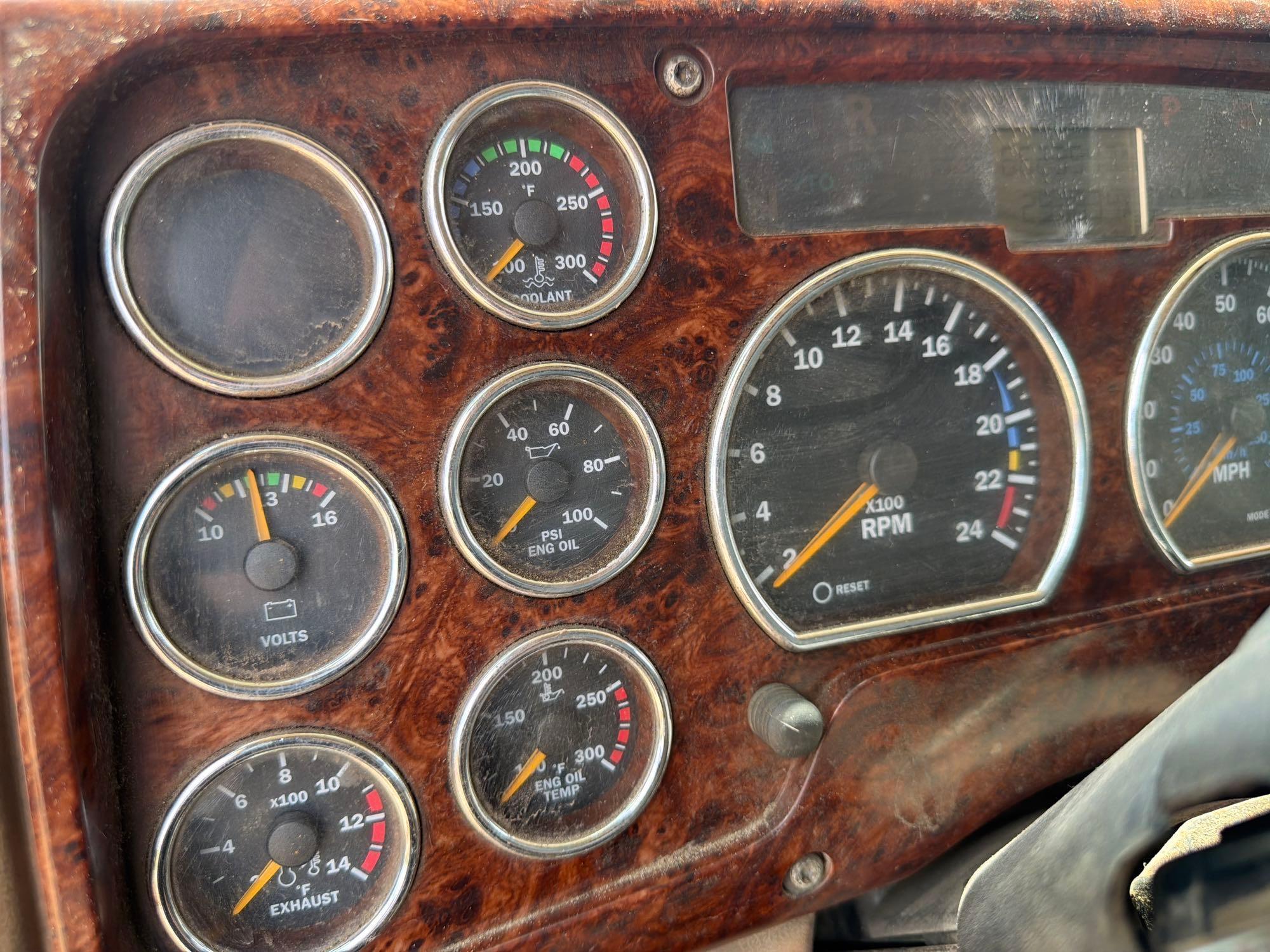 Mack CV713