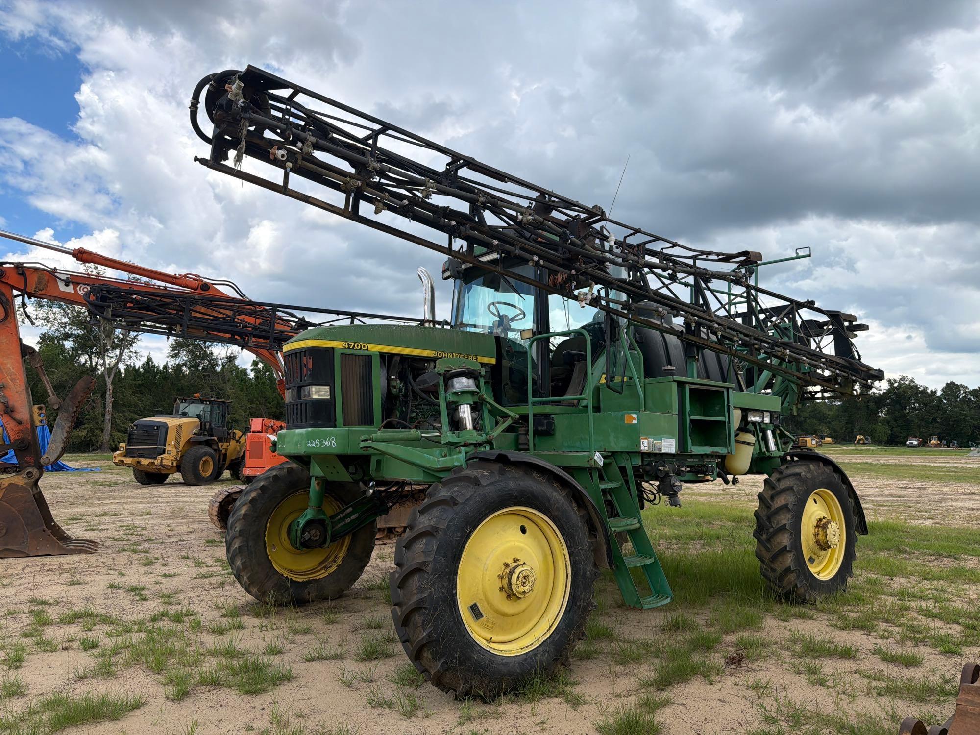  John Deere 4700