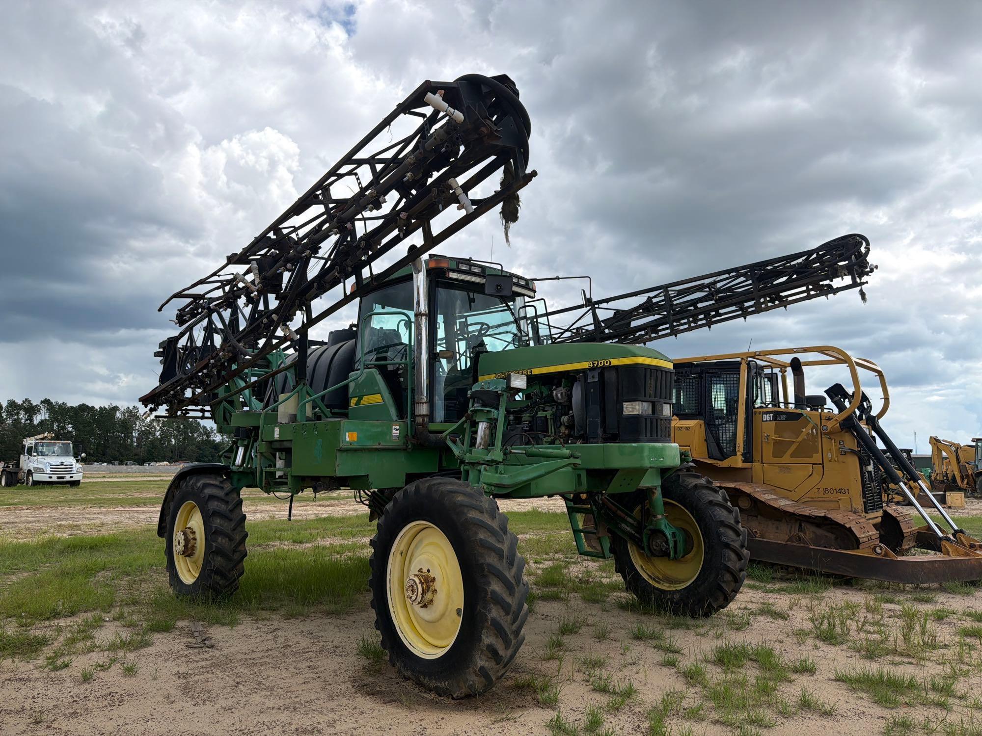 John Deere 4700