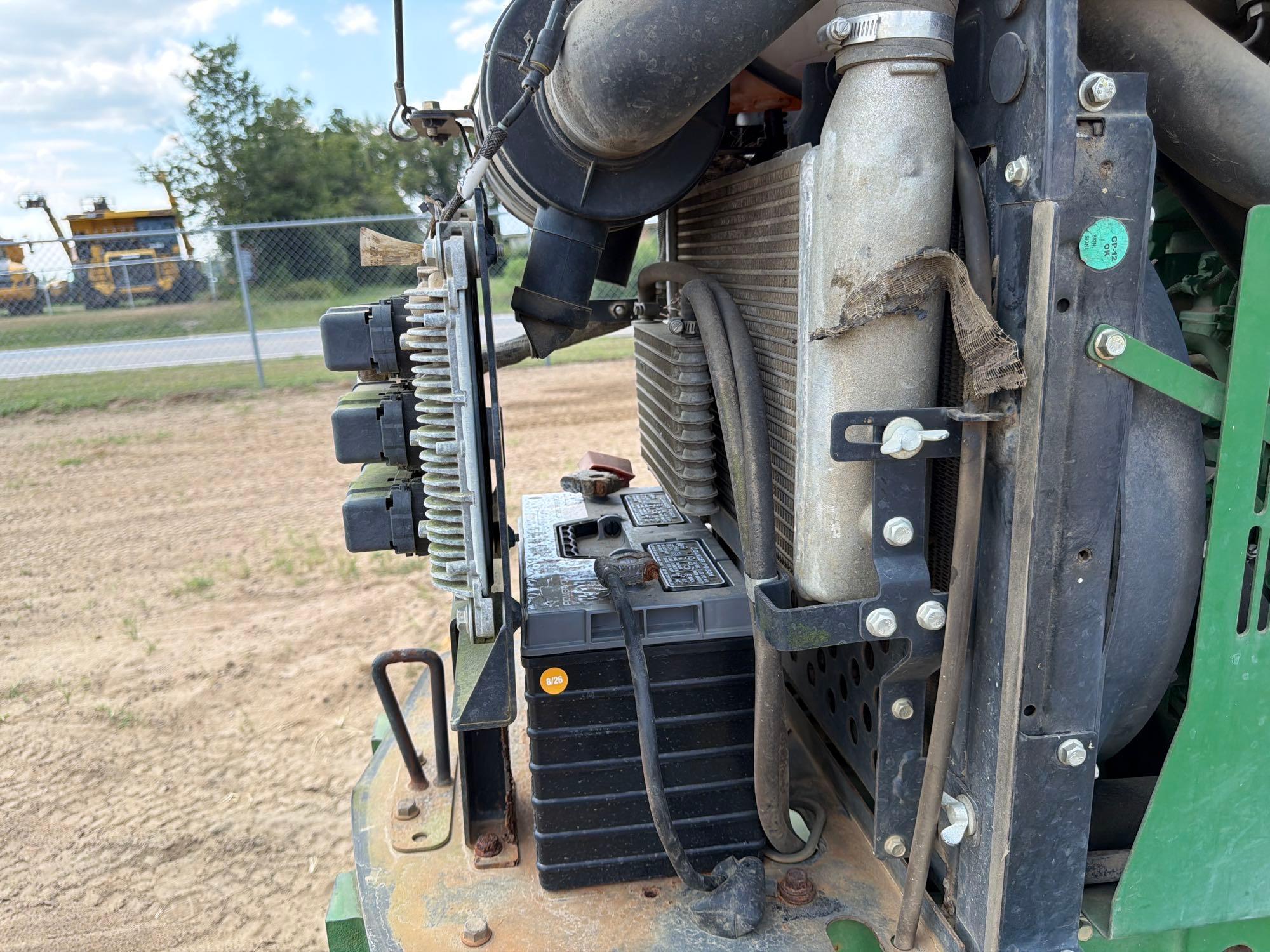 John Deere 5055E