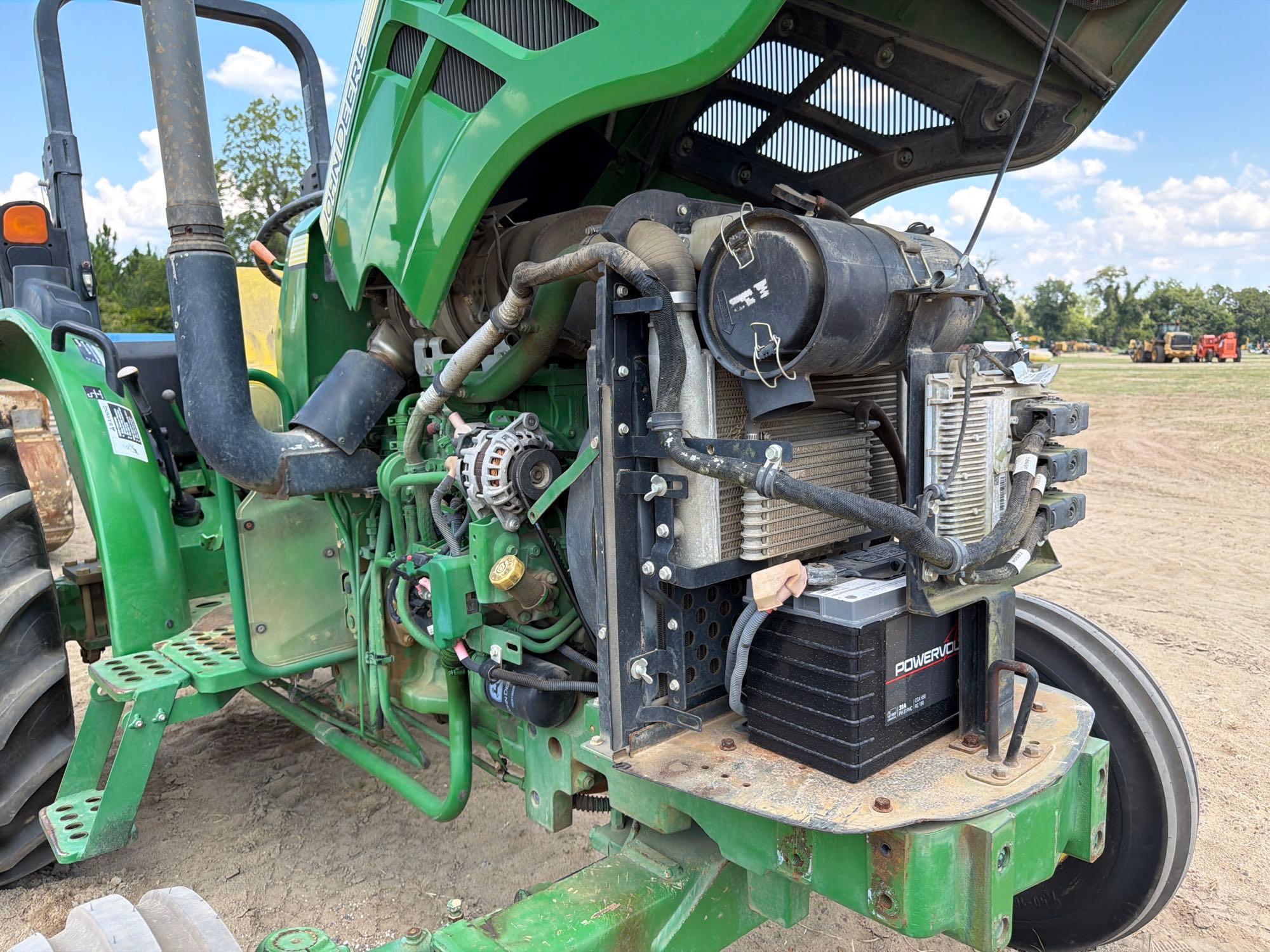John Deere 5055E