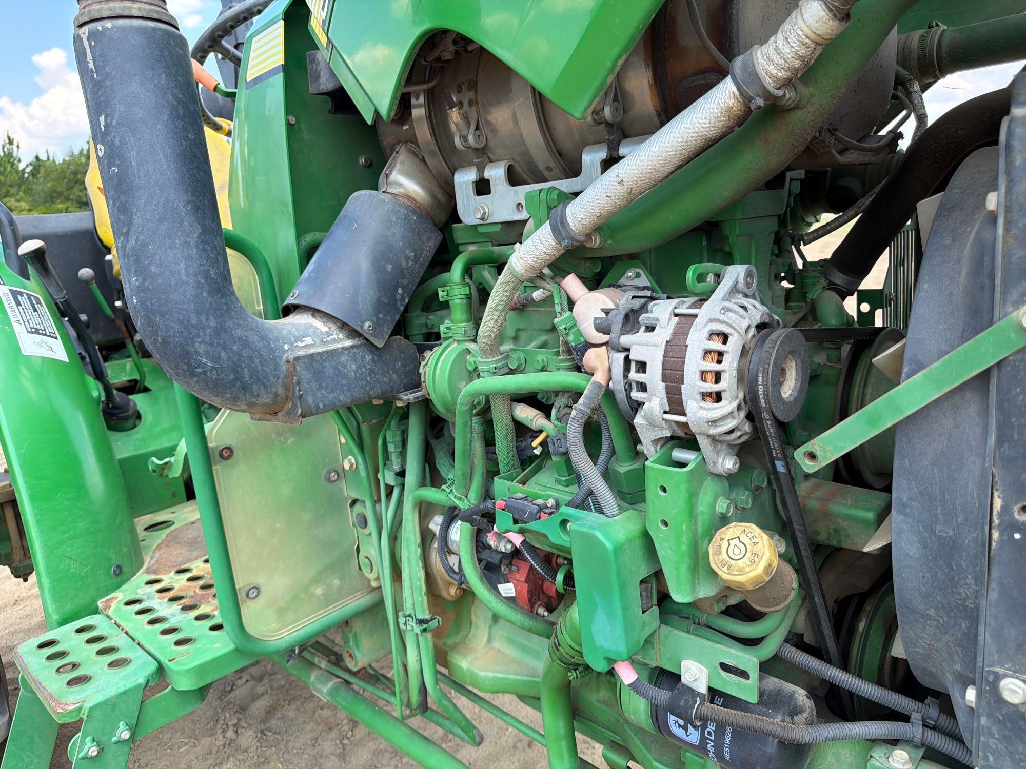 John Deere 5055E