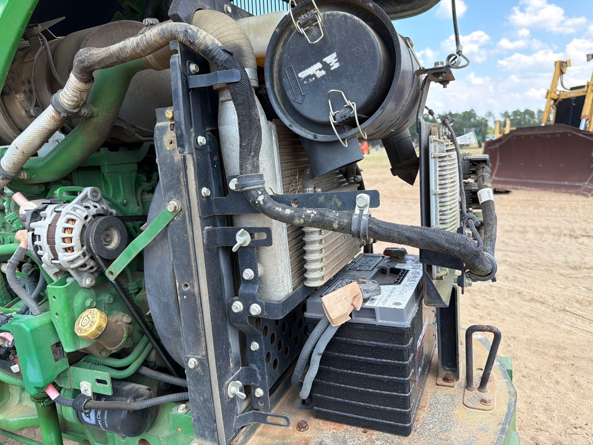 John Deere 5055E