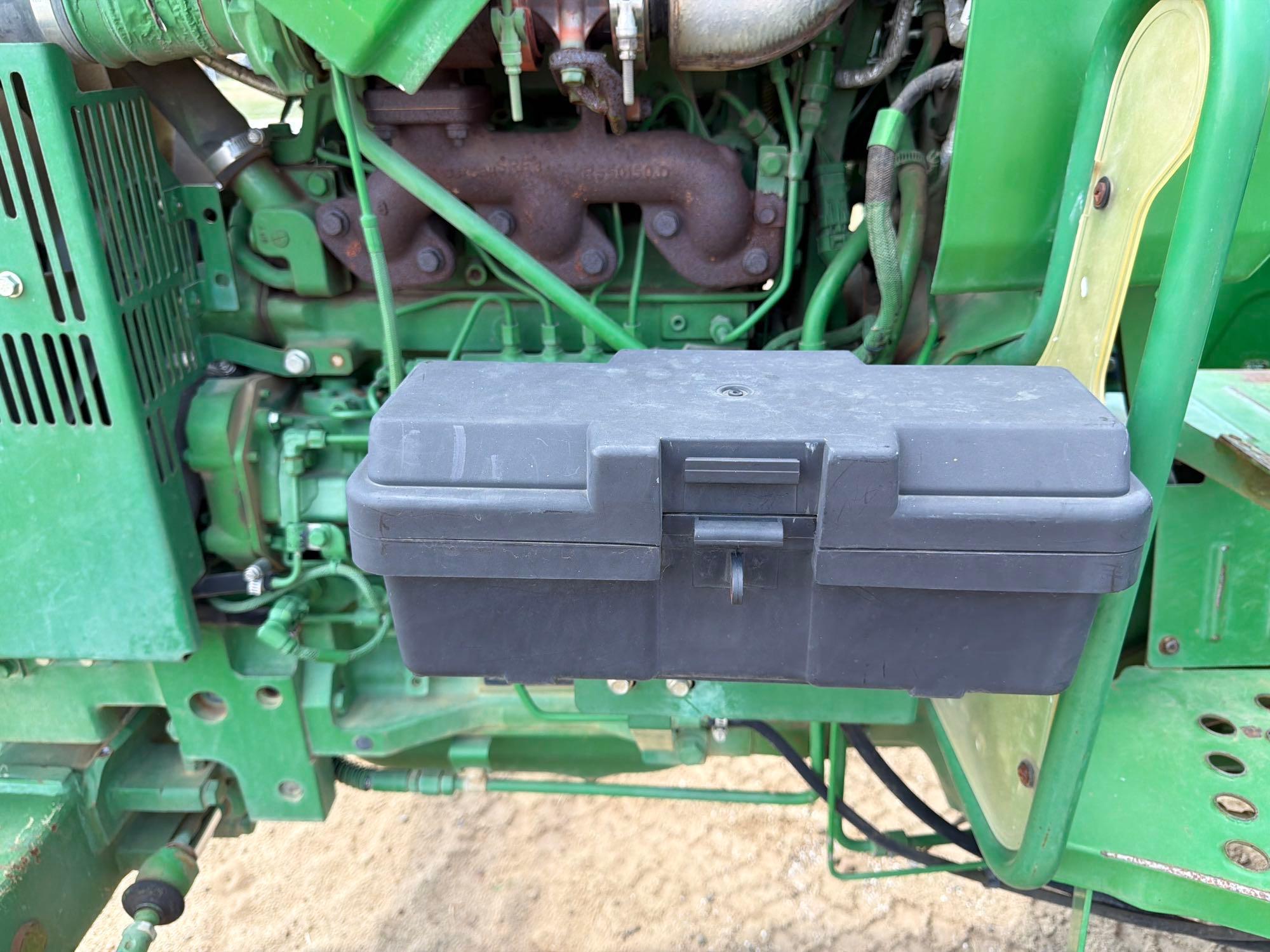 John Deere 5055E