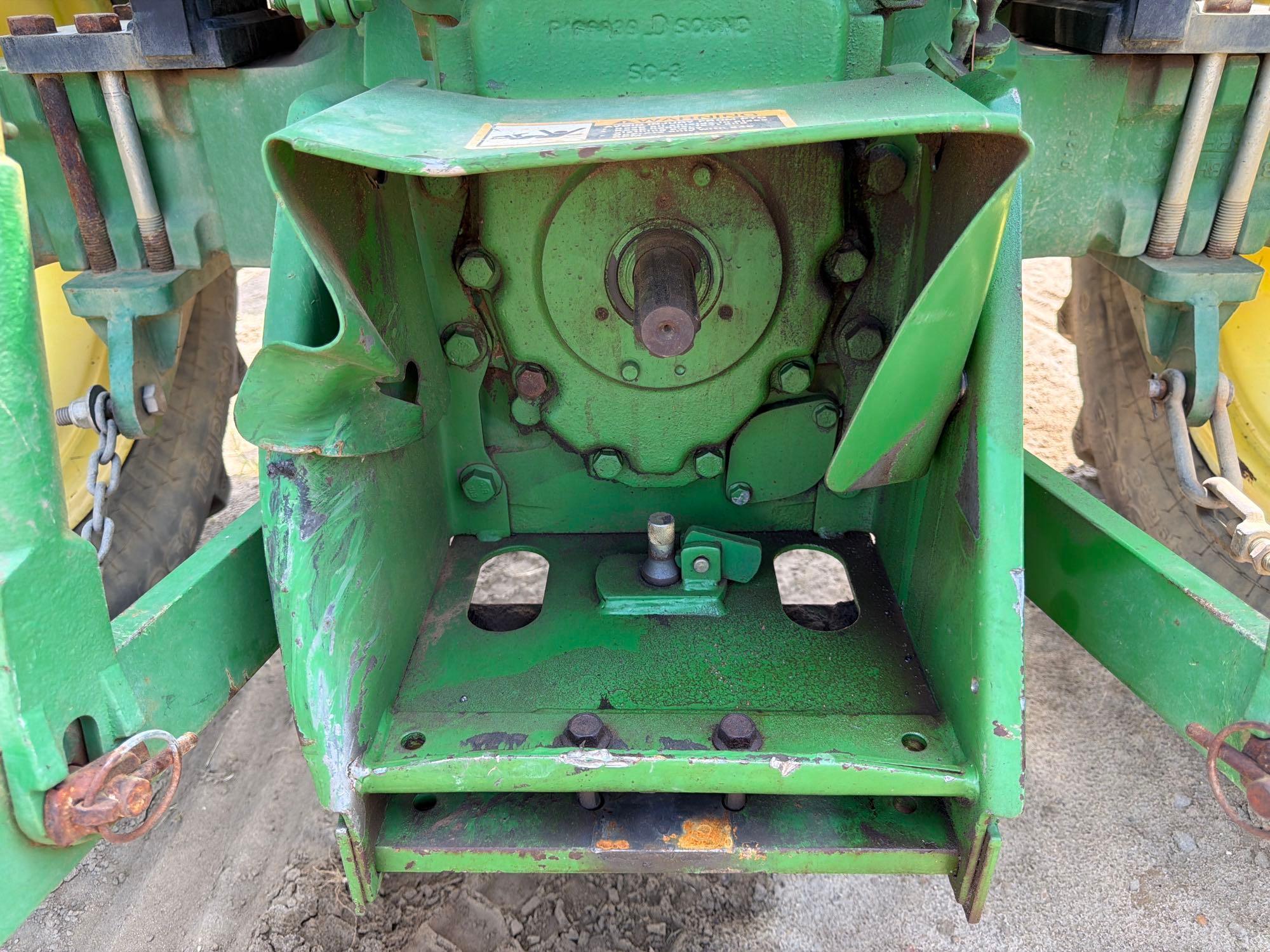 John Deere 5055E
