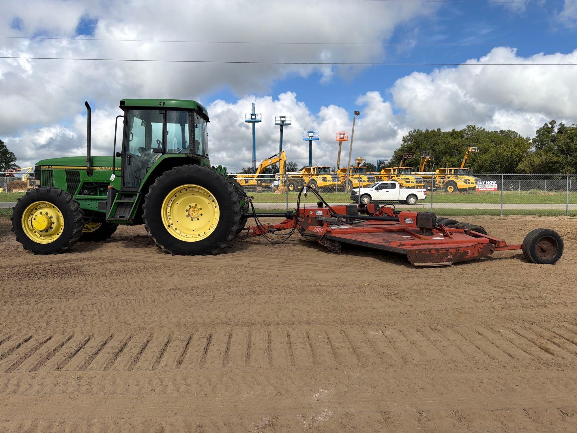  John Deere 7400