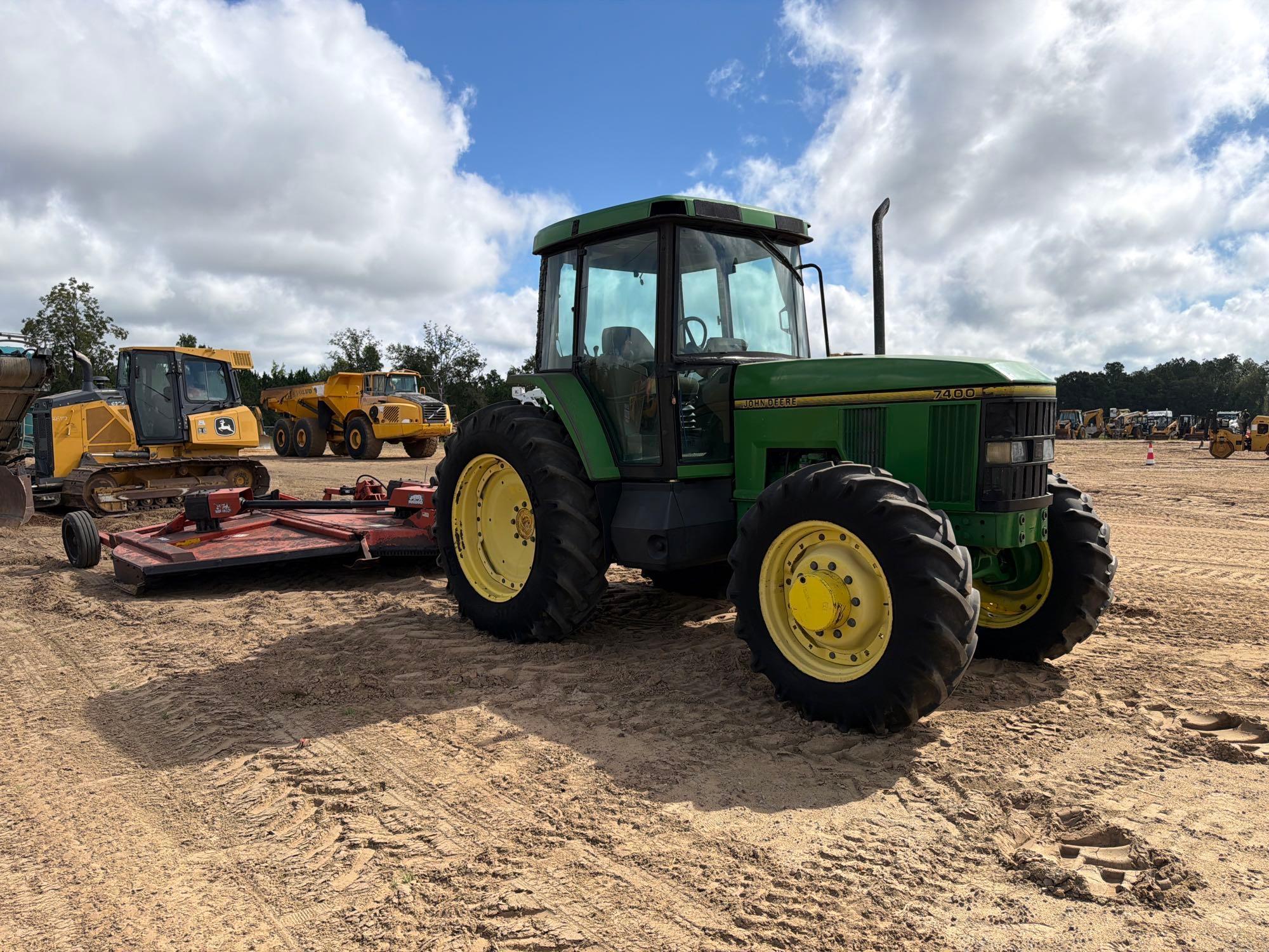 John Deere 7400