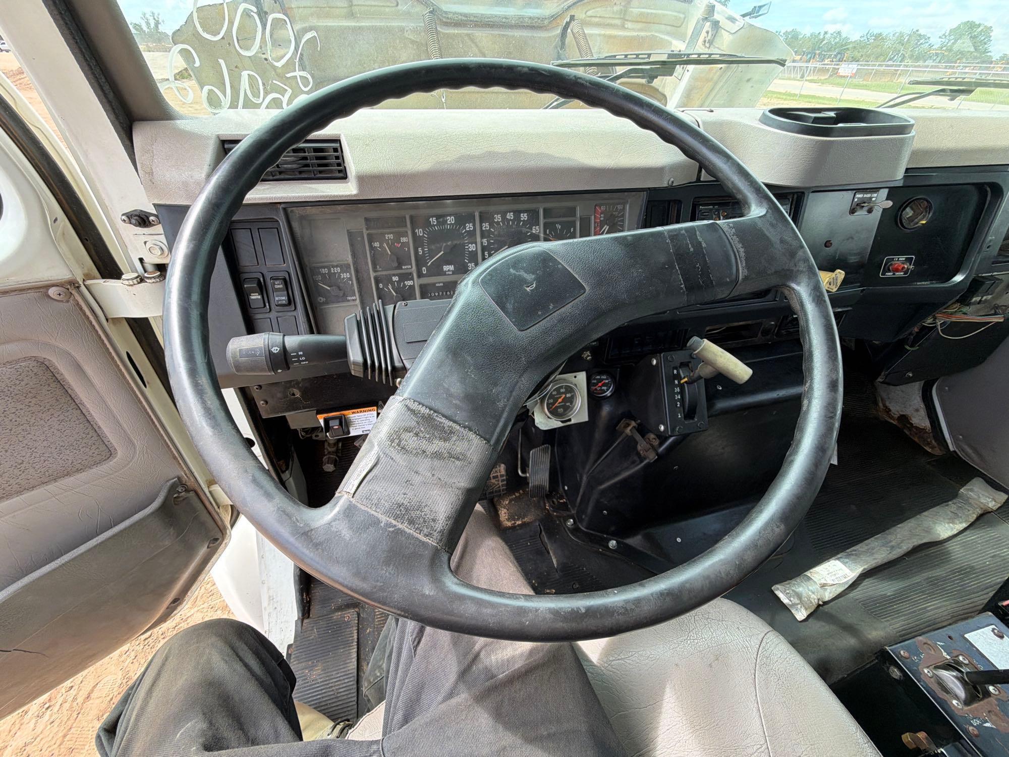2000 International 4900 6X4