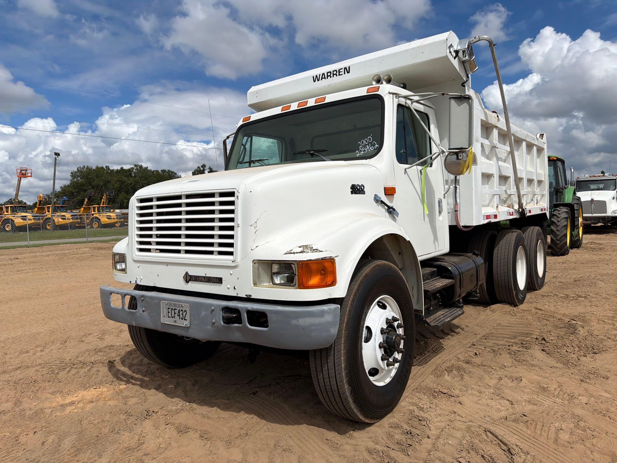 2000 International 4900 6X4