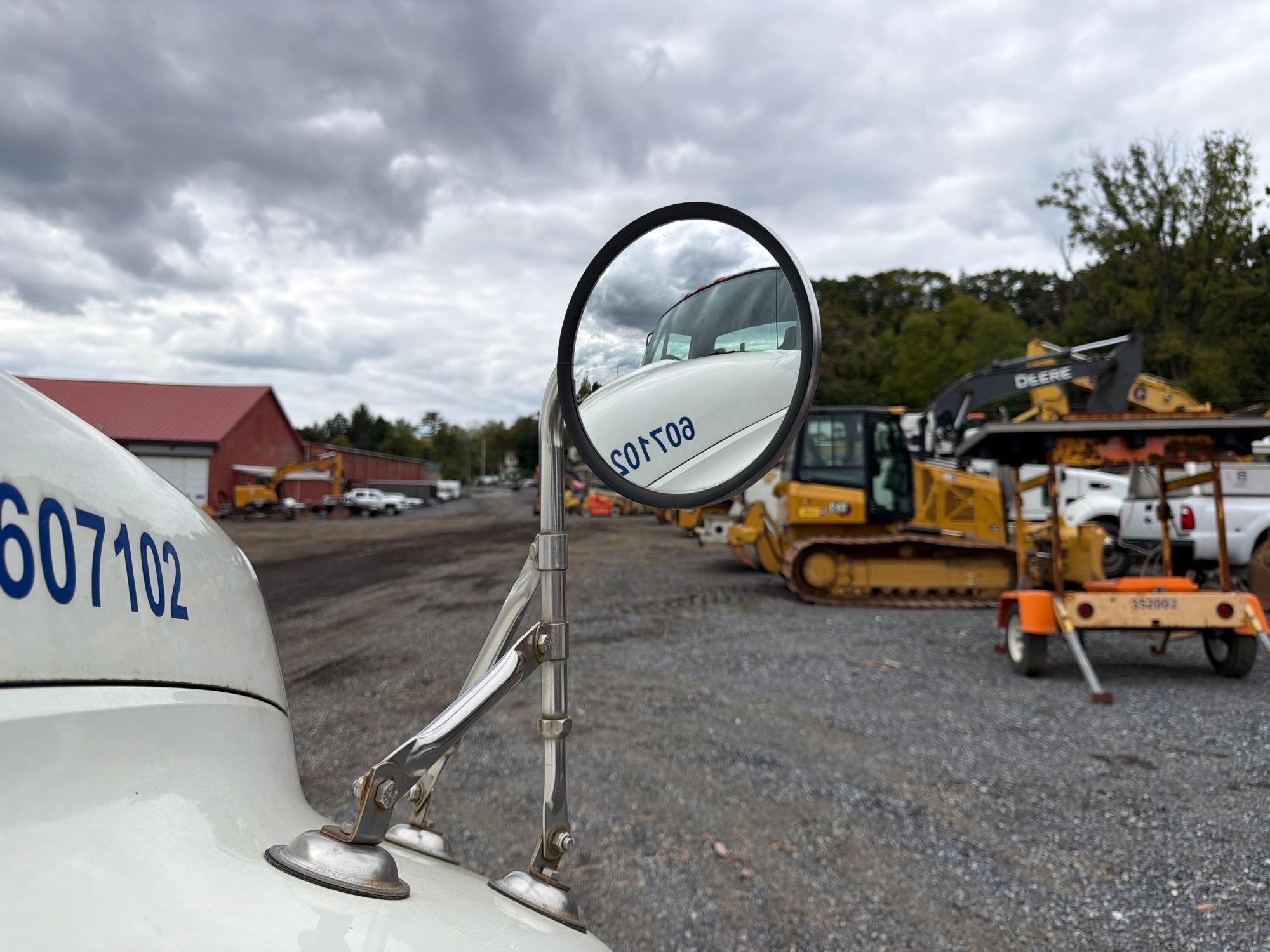 2001 International 4400