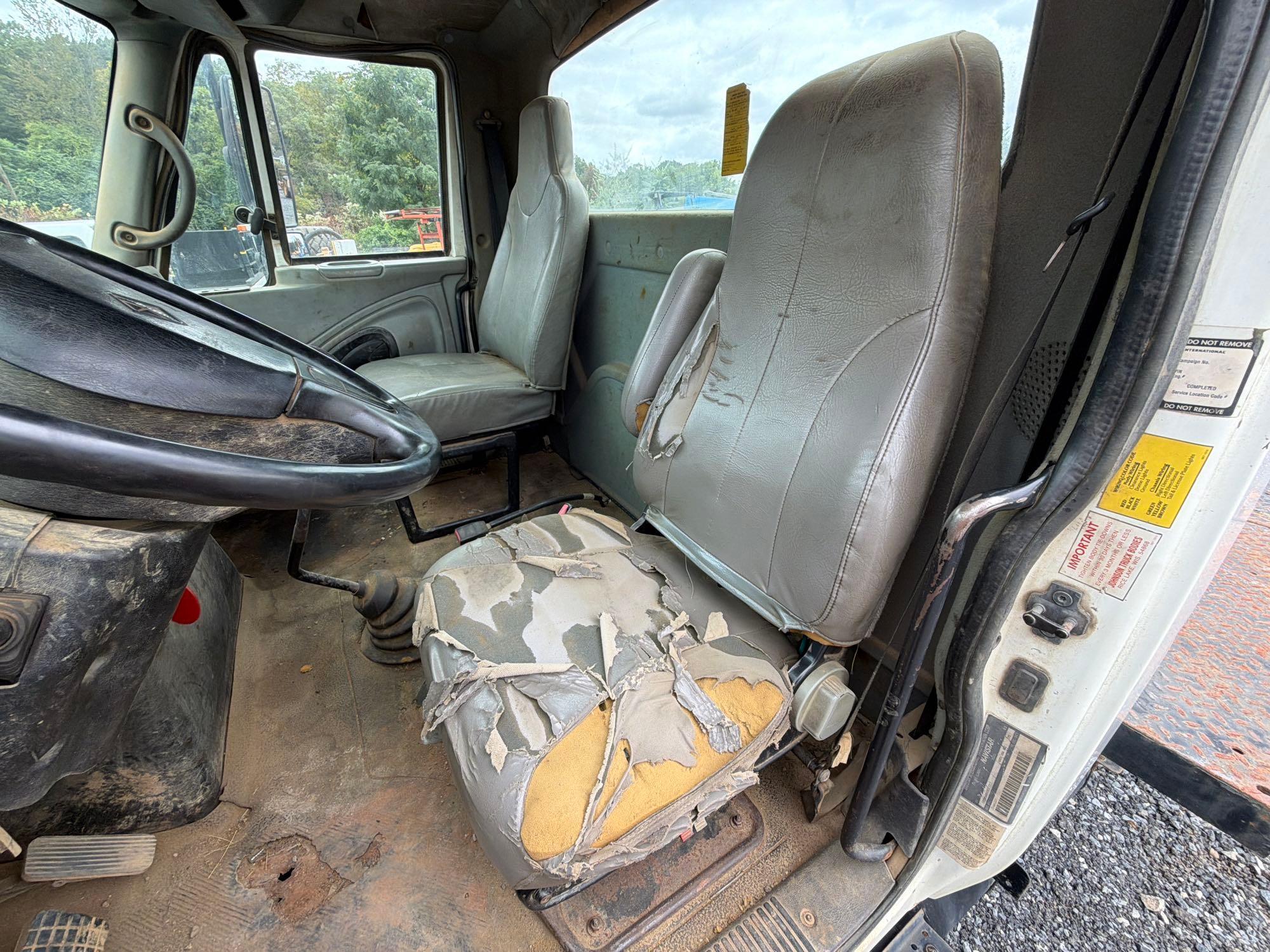 2001 International 4400