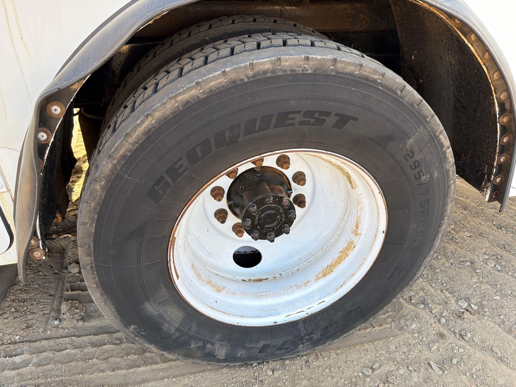 2015 Ford F750 XLT