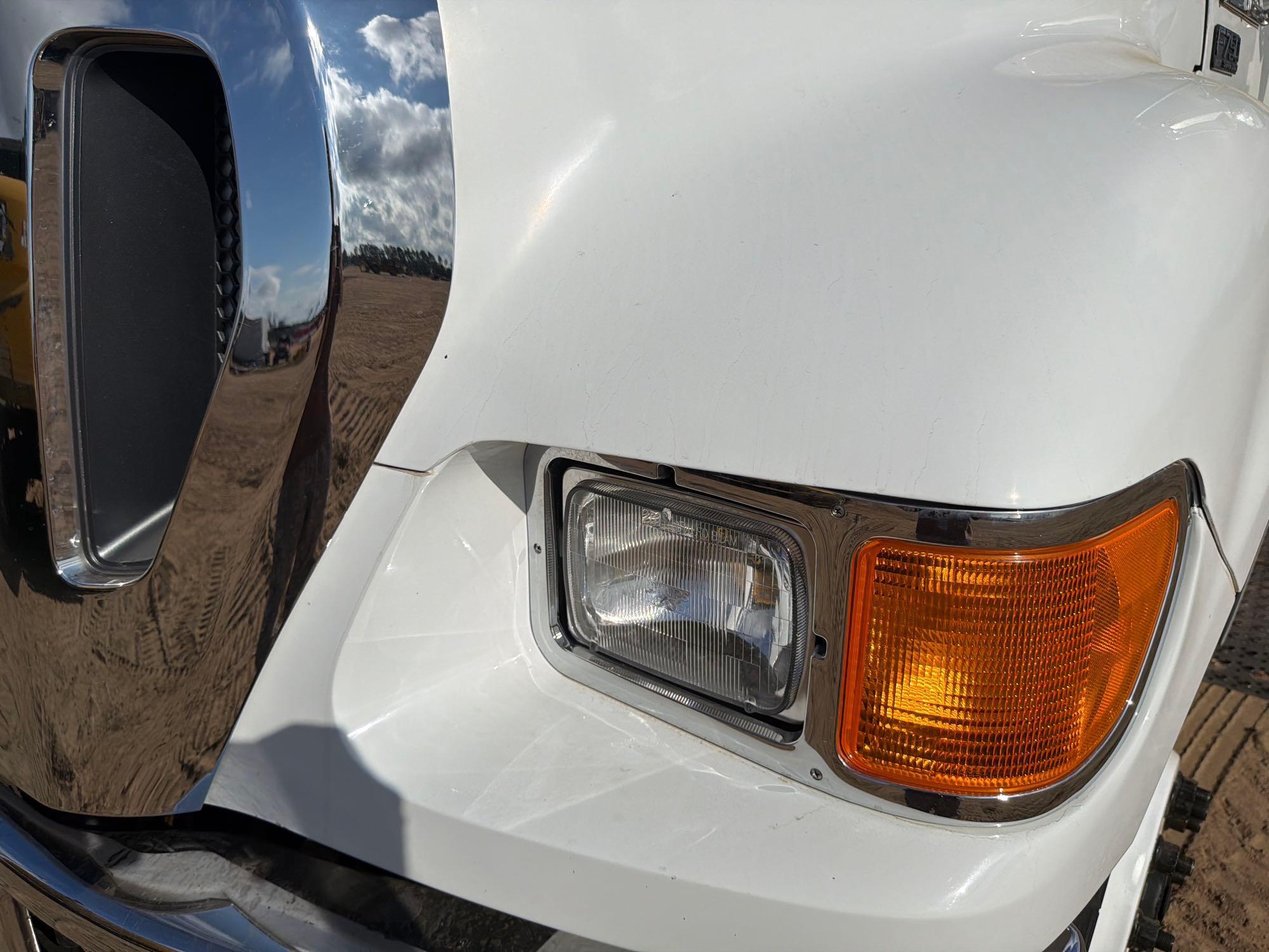 2015 Ford F750 XLT