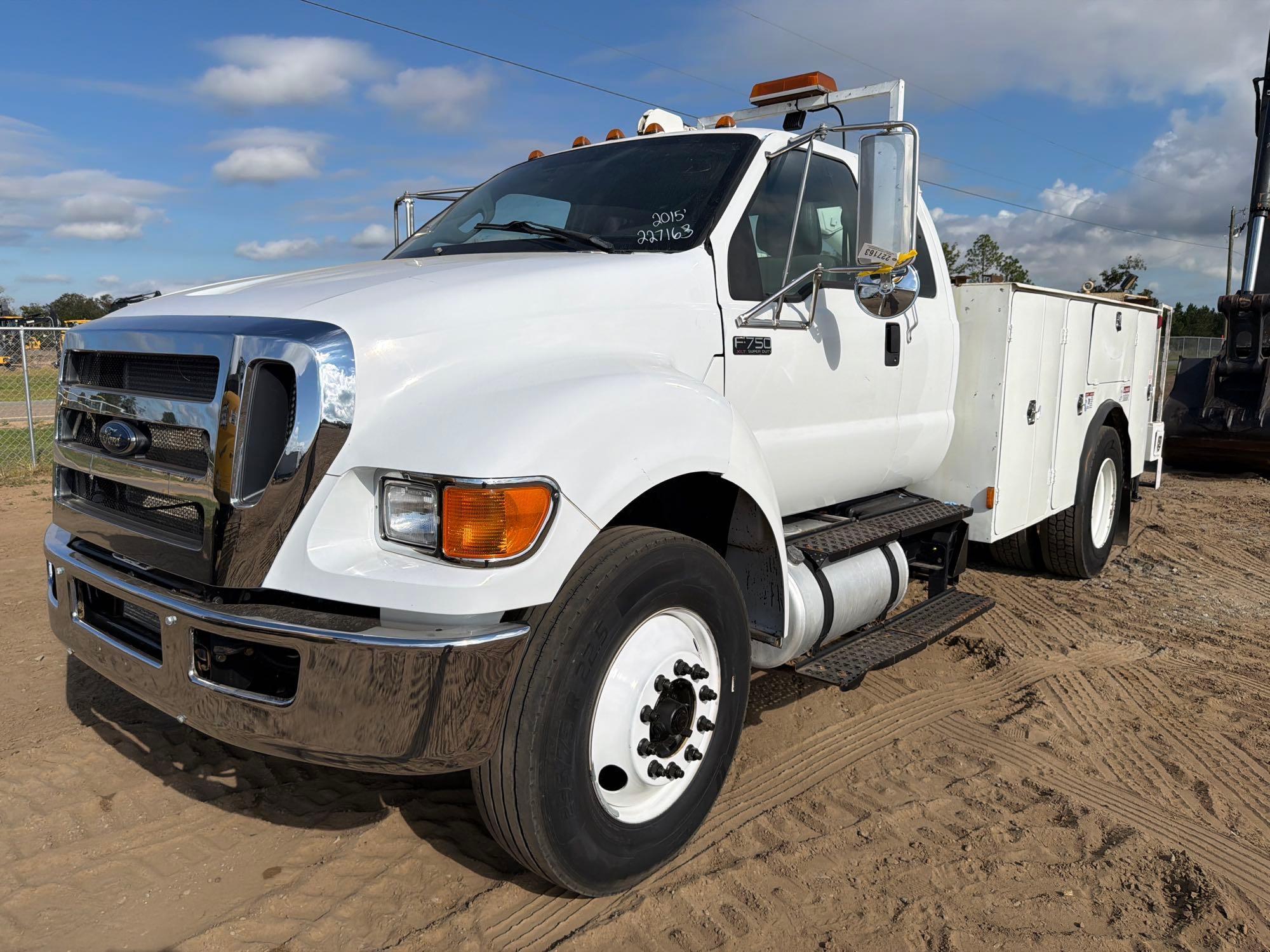 Ford F750 XLT