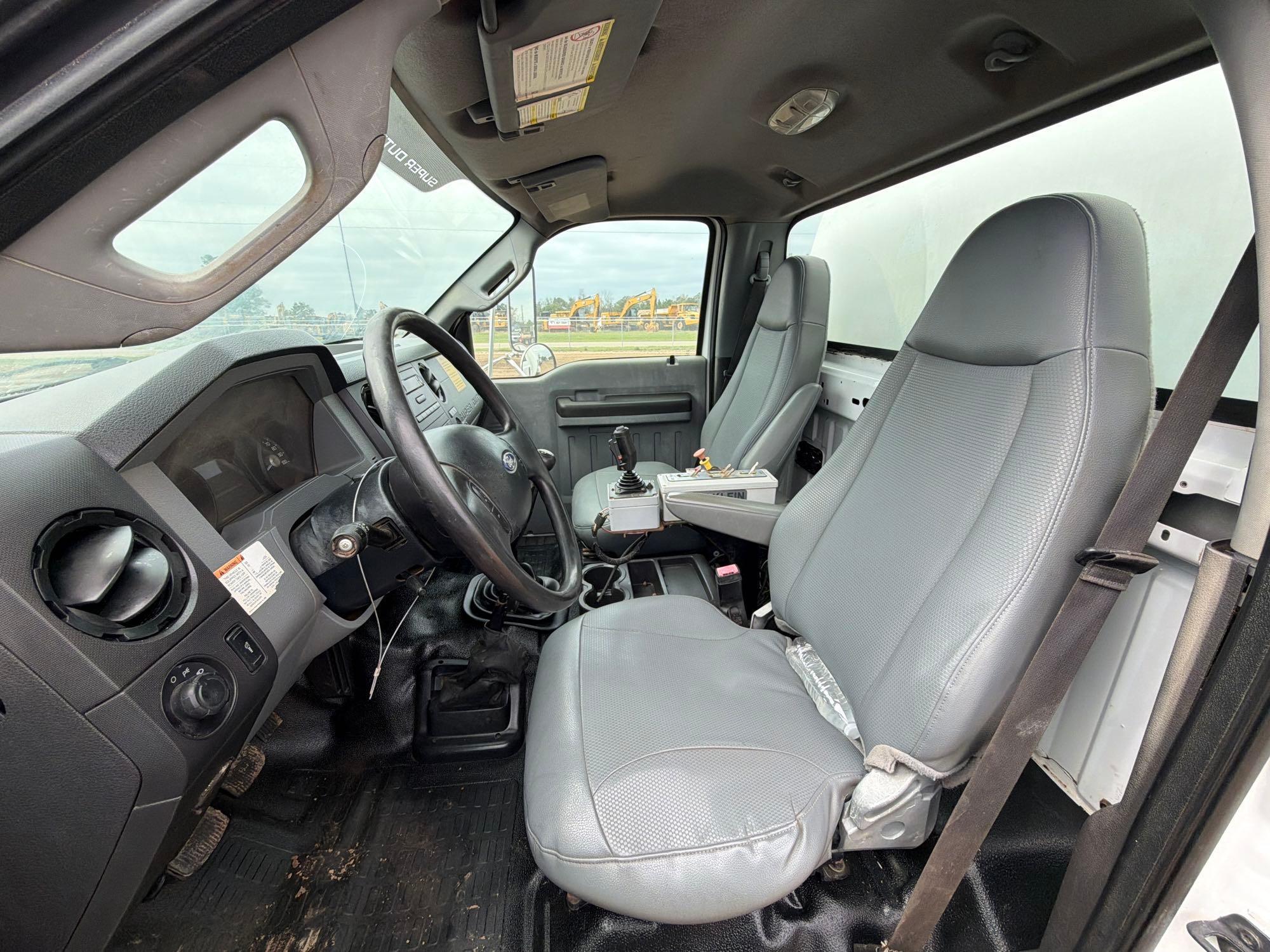2012 Ford F750 SUPER DUTY