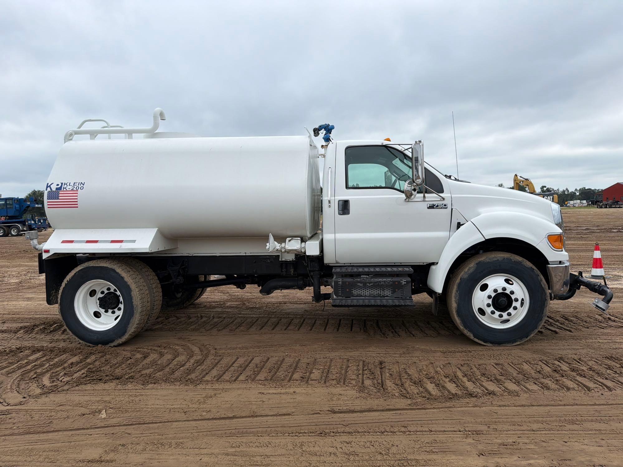 2012 Ford F750 SUPER DUTY