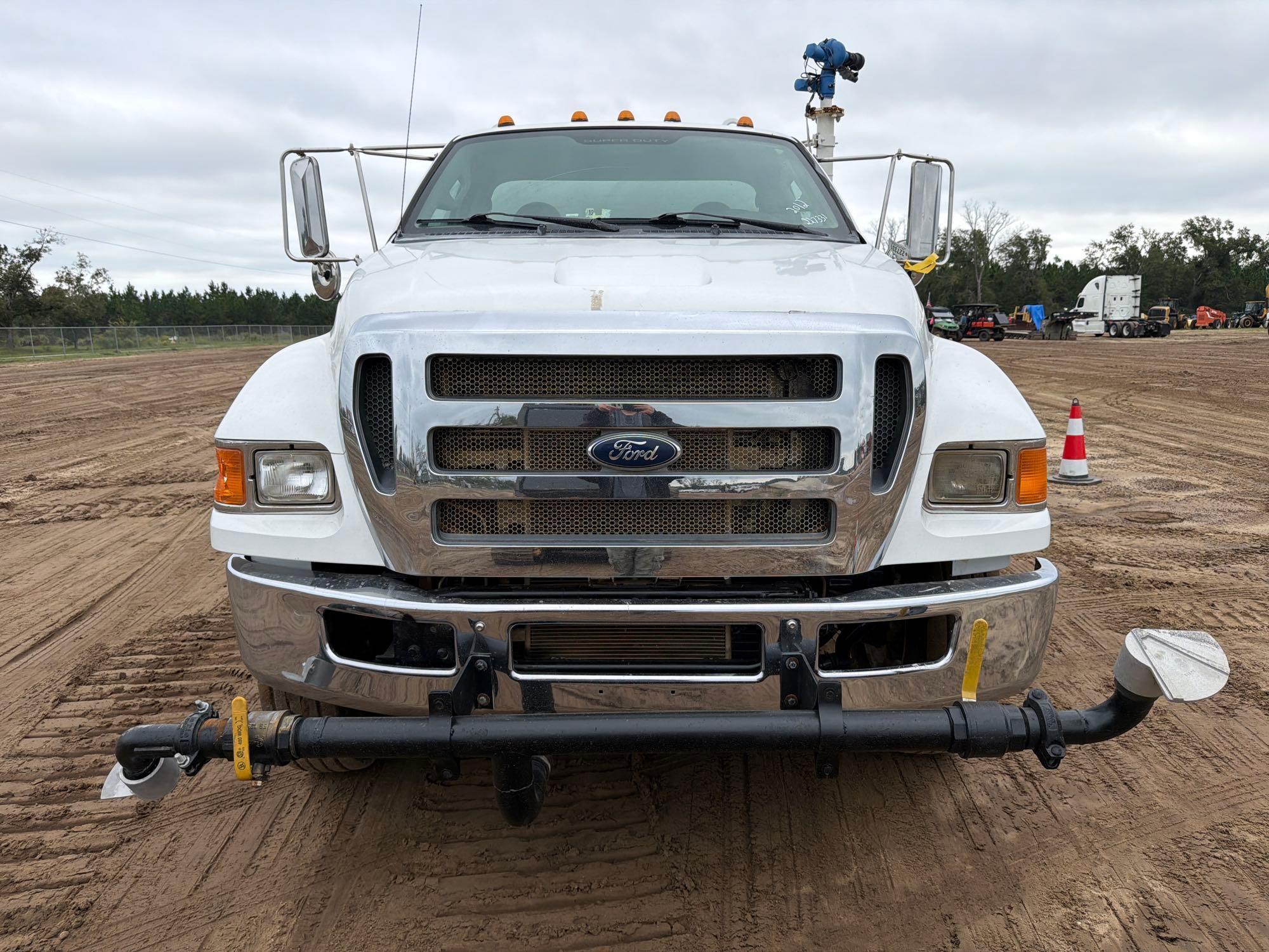 2012 Ford F750 SUPER DUTY