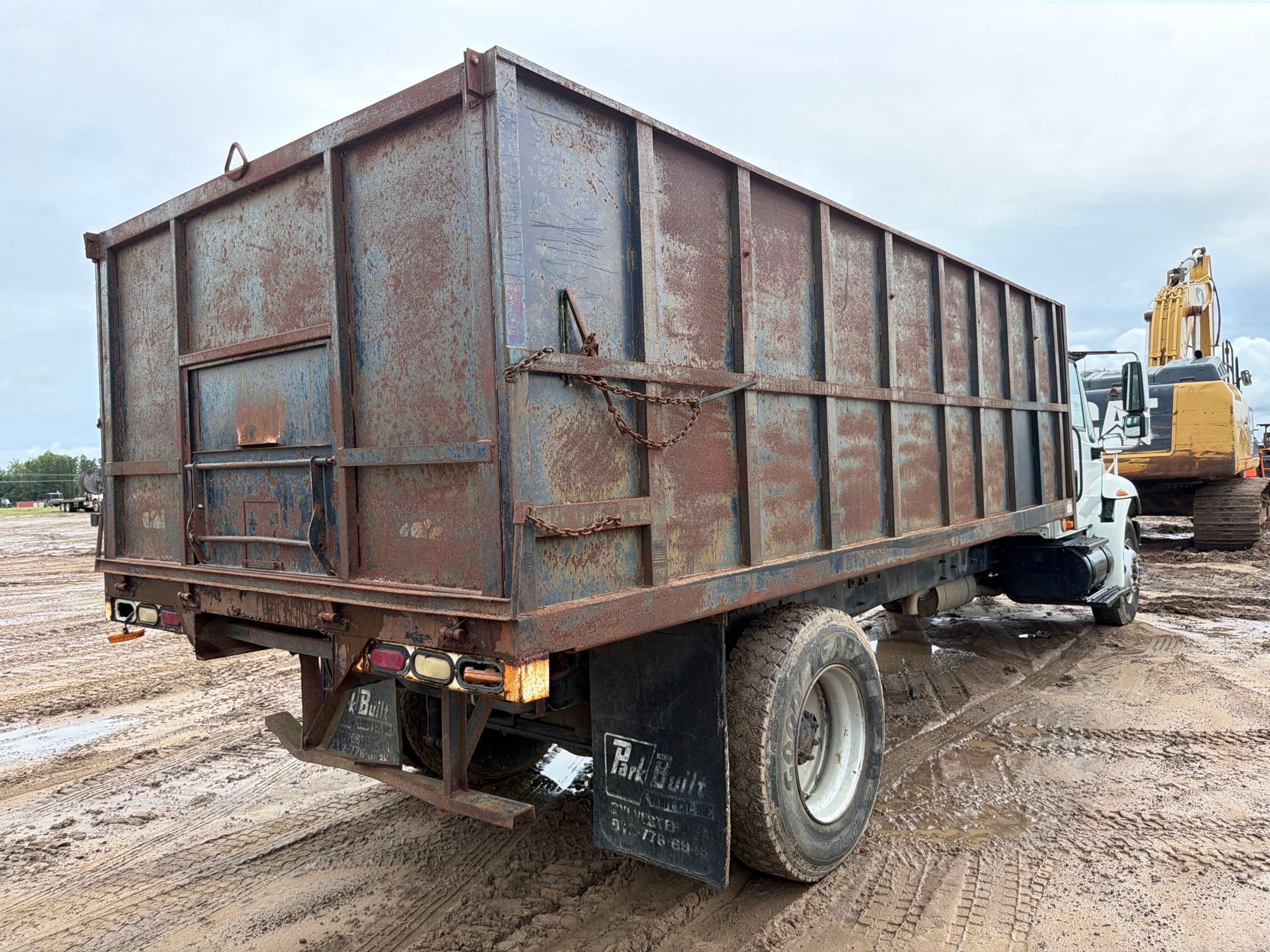 2005 International 4400 SBA 4X2