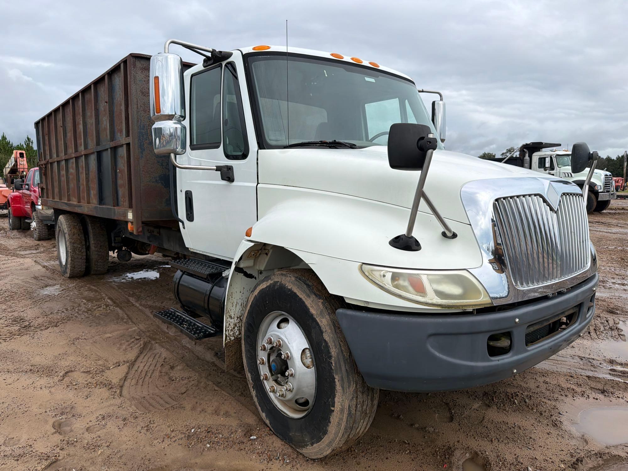 2005 International 4400 SBA 4X2