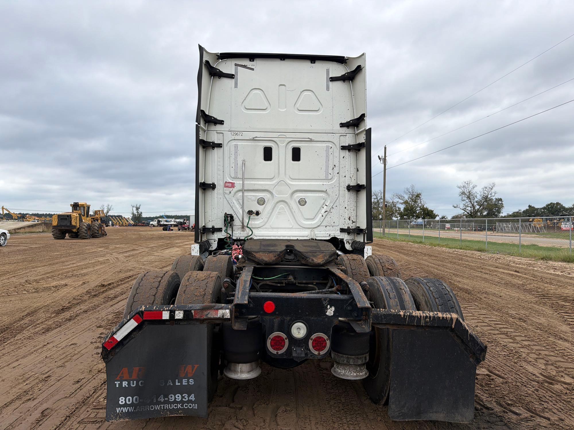 2016 Freightliner CASCADIA