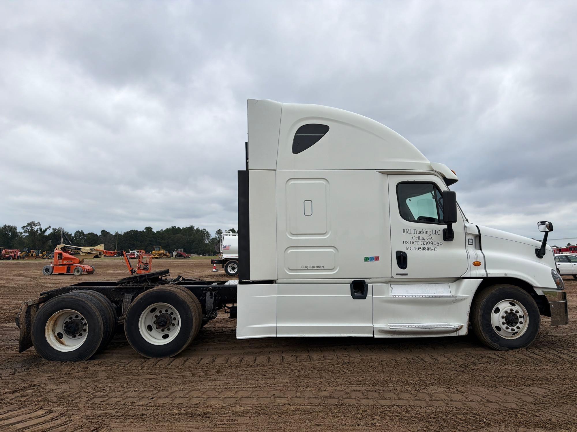 2016 Freightliner CASCADIA