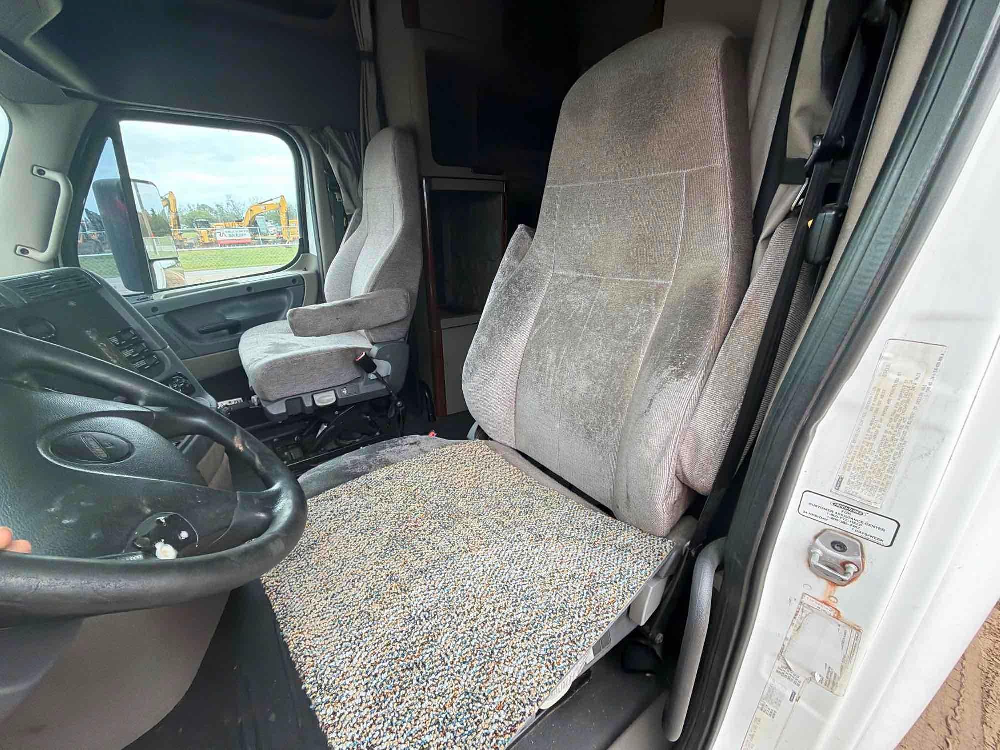 2016 Freightliner CASCADIA