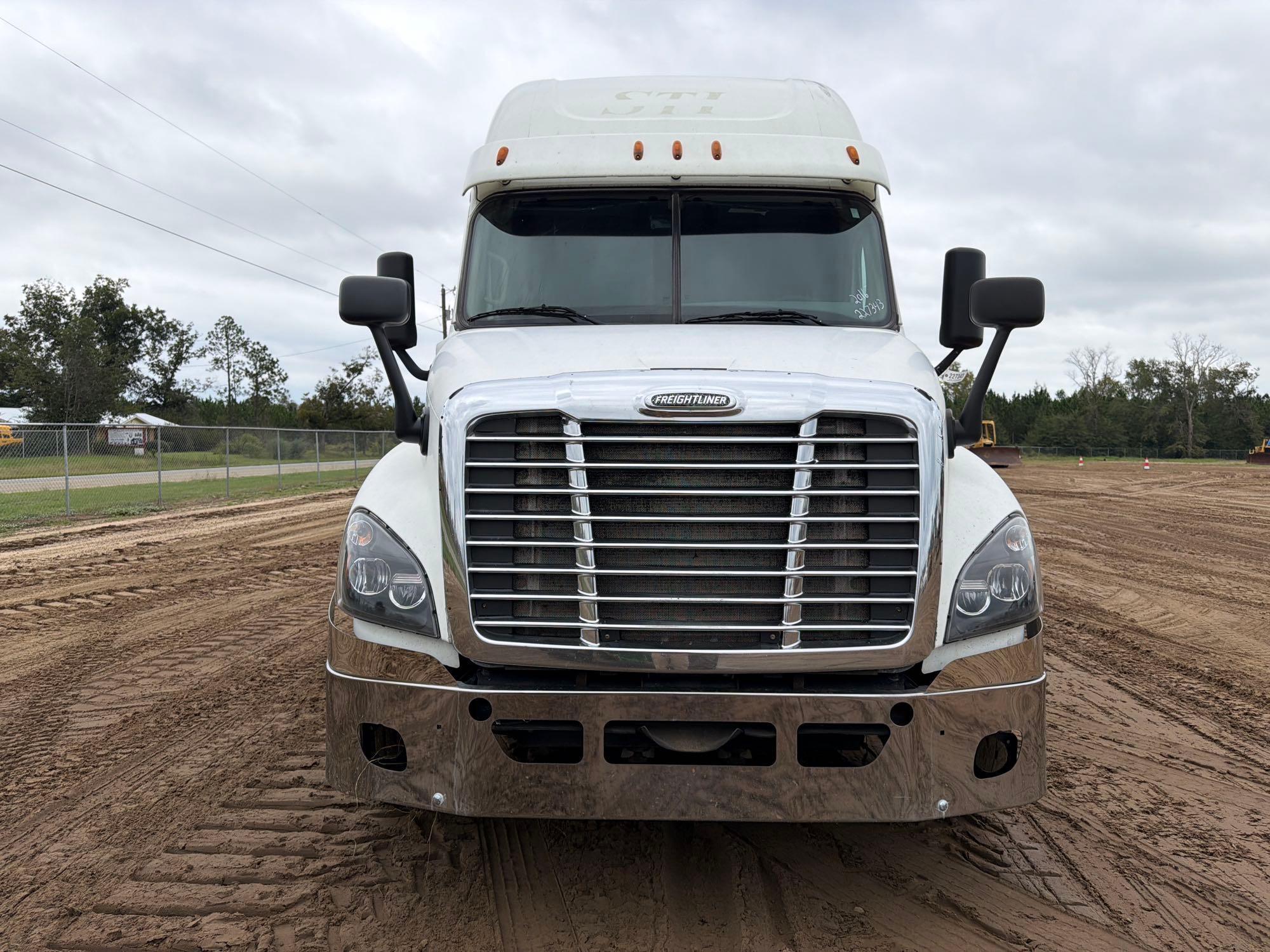 2016 Freightliner CASCADIA