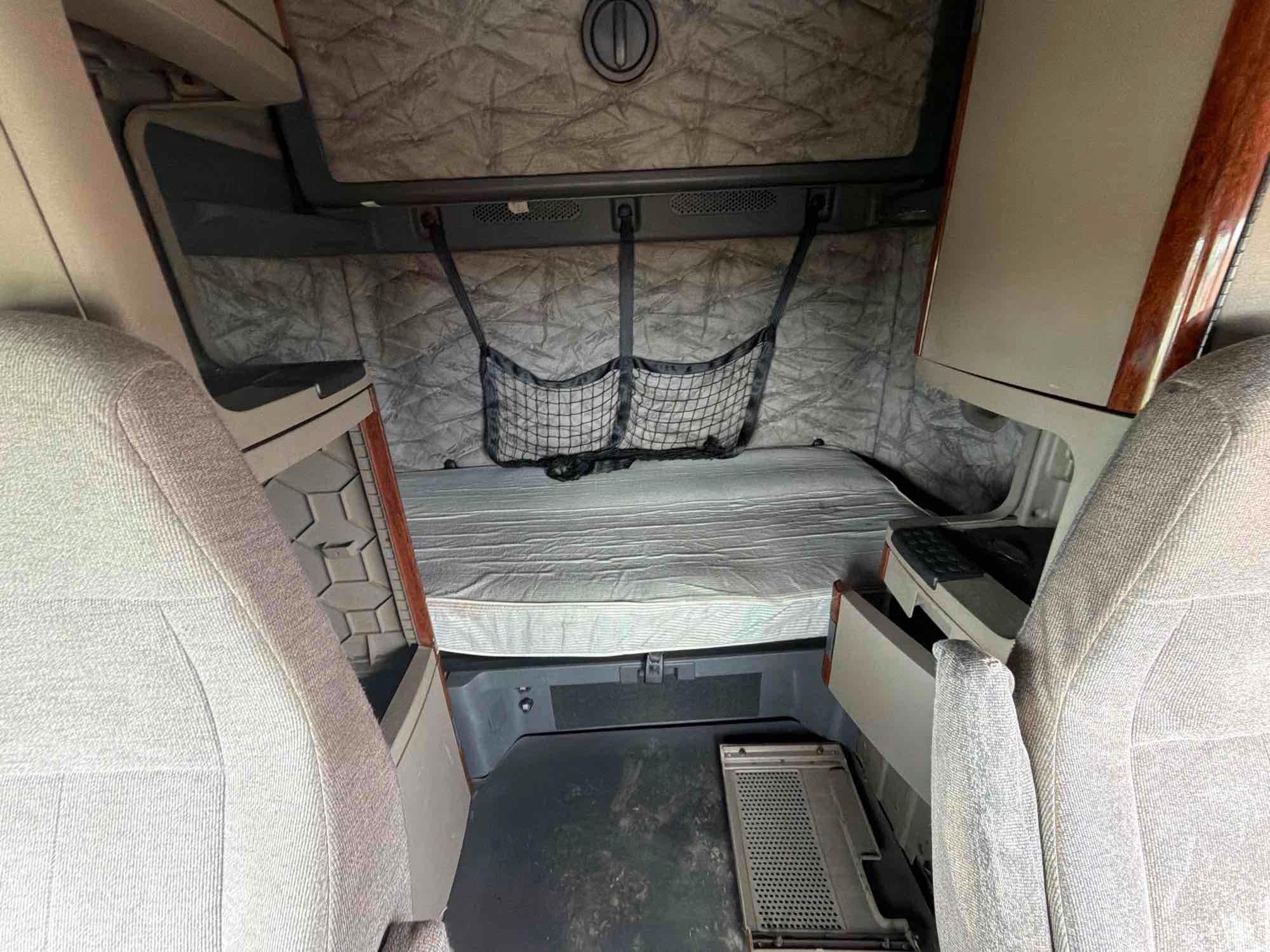 2016 Freightliner CASCADIA
