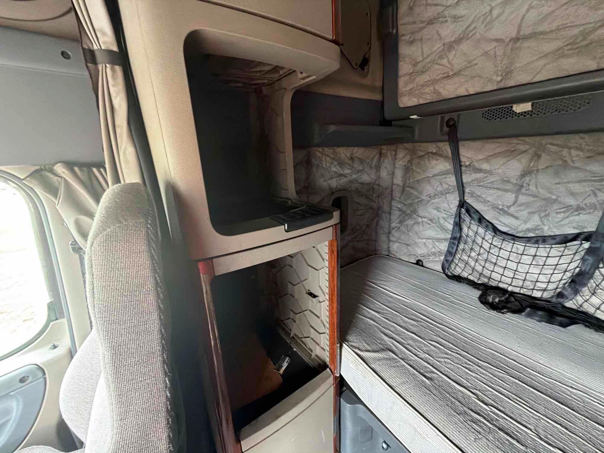 2016 Freightliner CASCADIA