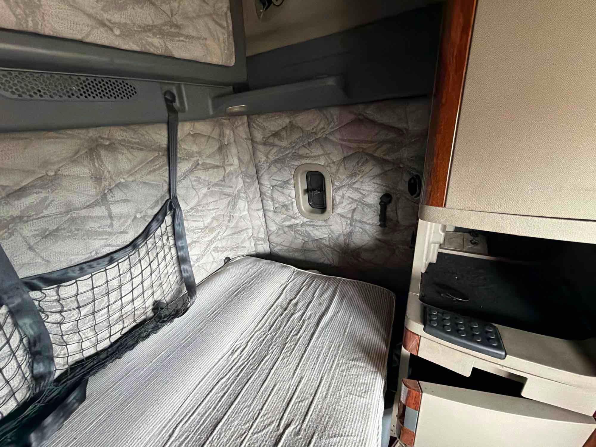 2016 Freightliner CASCADIA