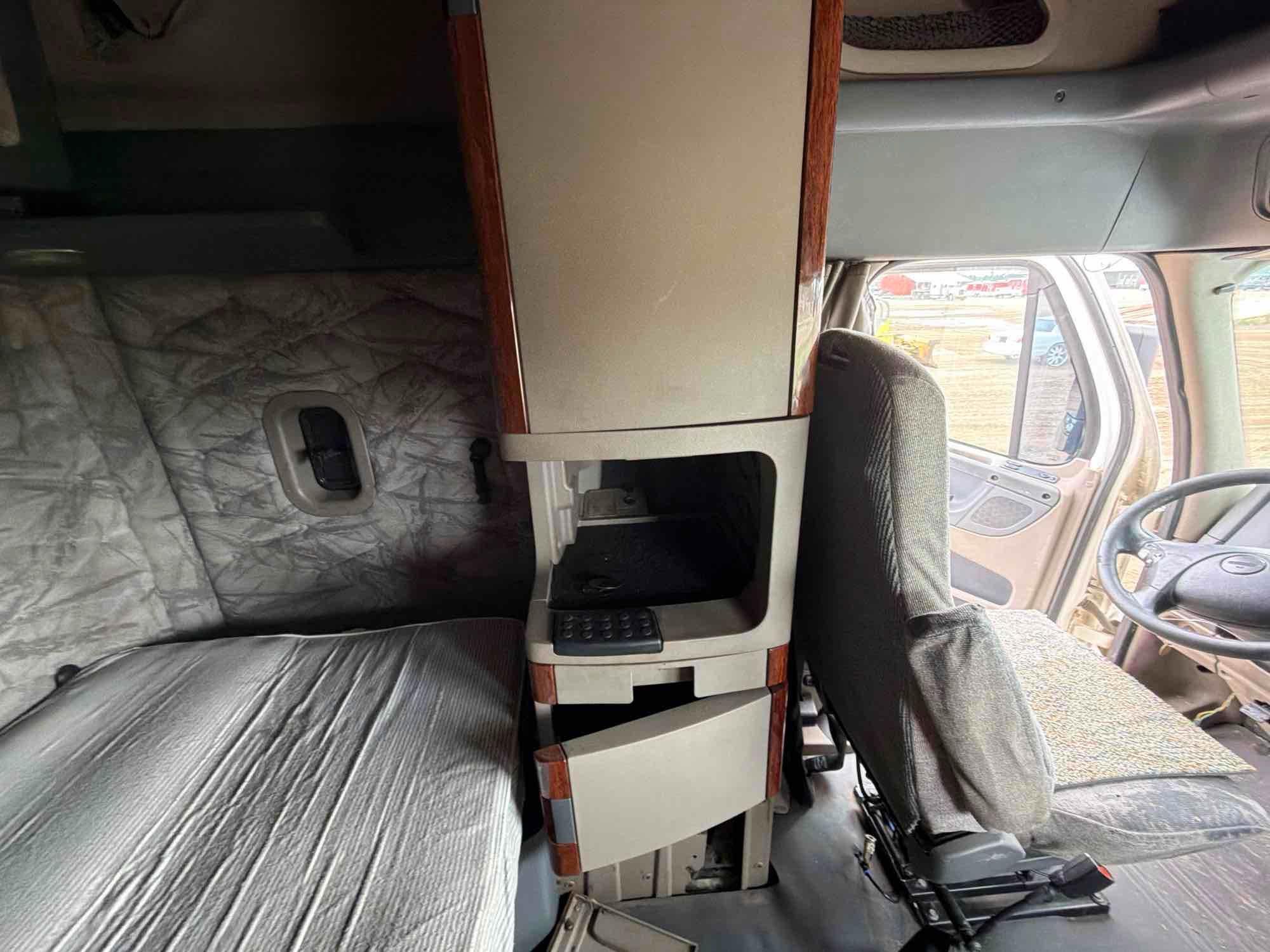 2016 Freightliner CASCADIA