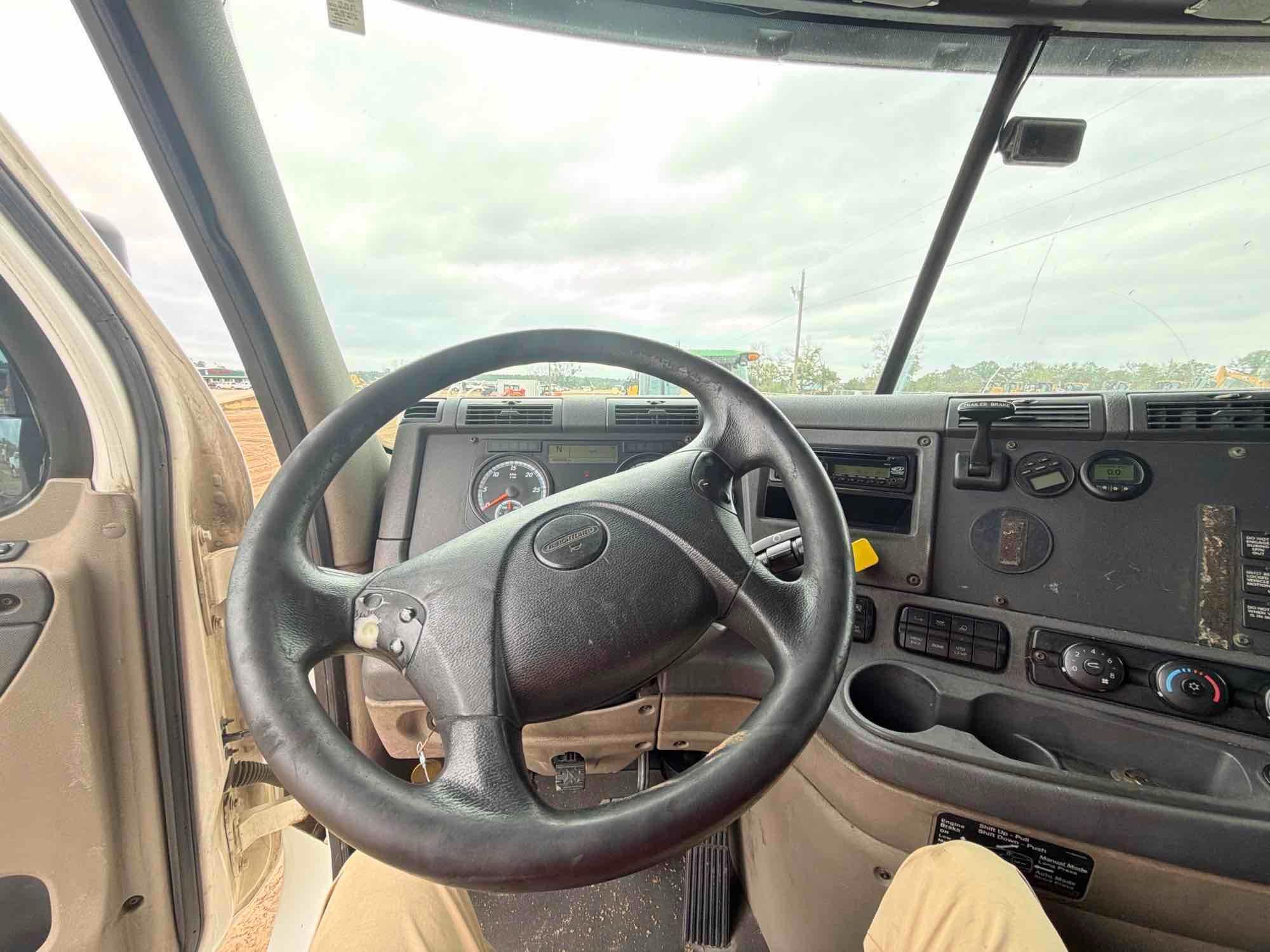 2016 Freightliner CASCADIA