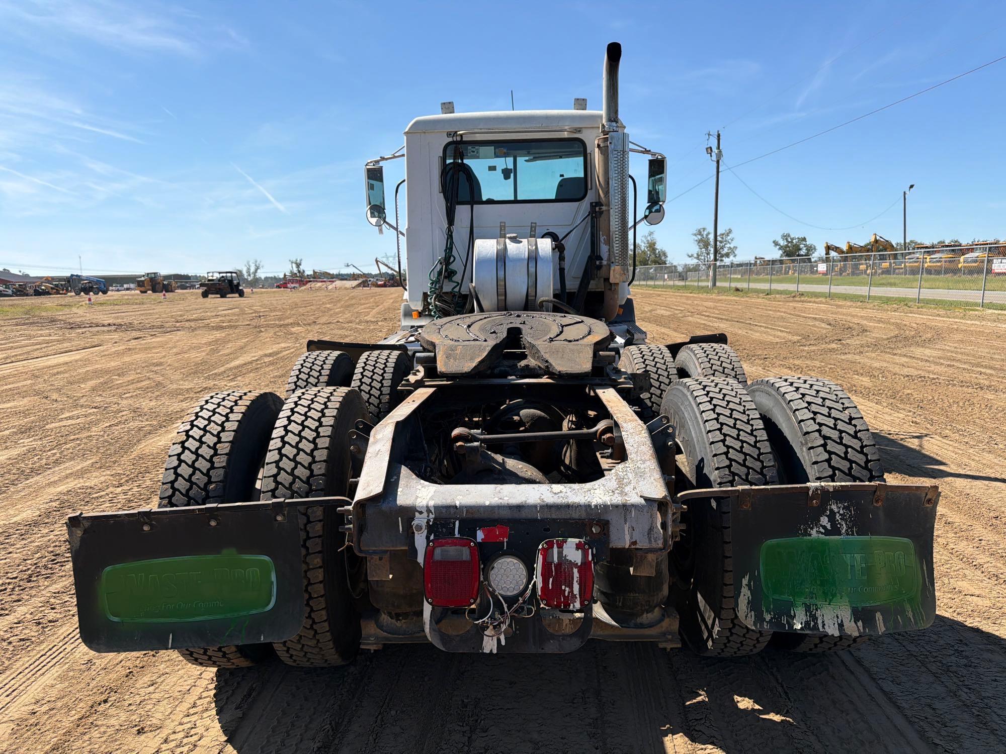 2006 Mack 613