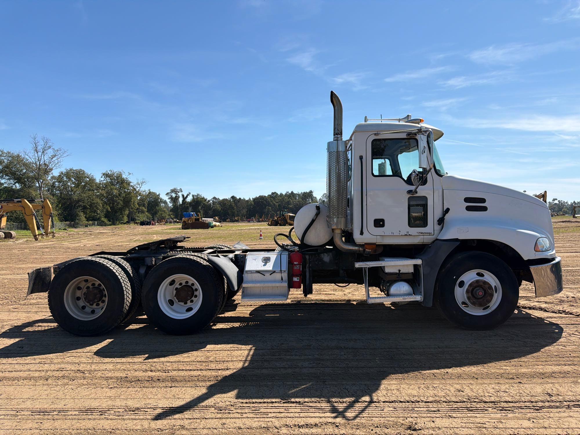 2006 Mack 613