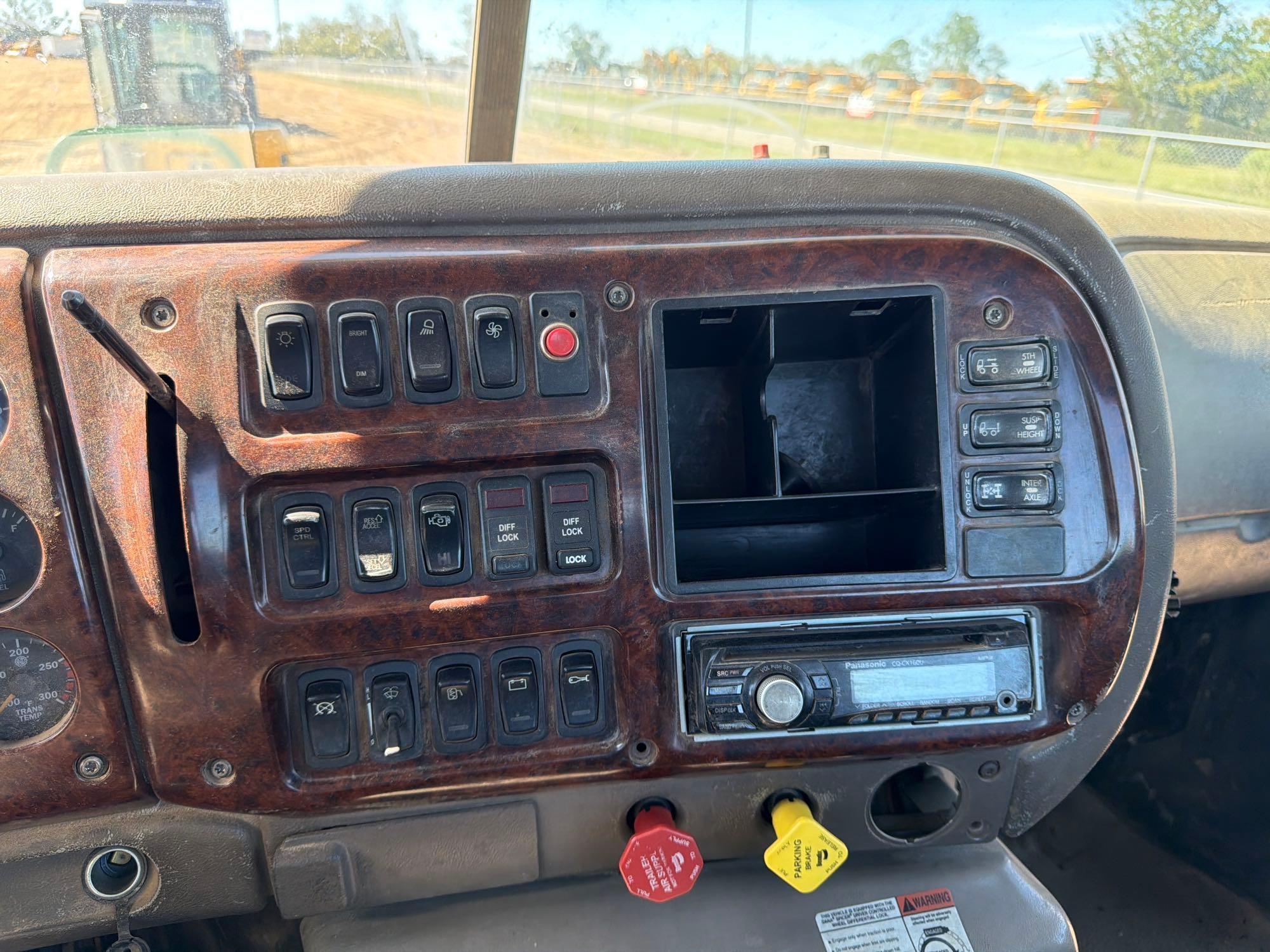 2006 Mack 613