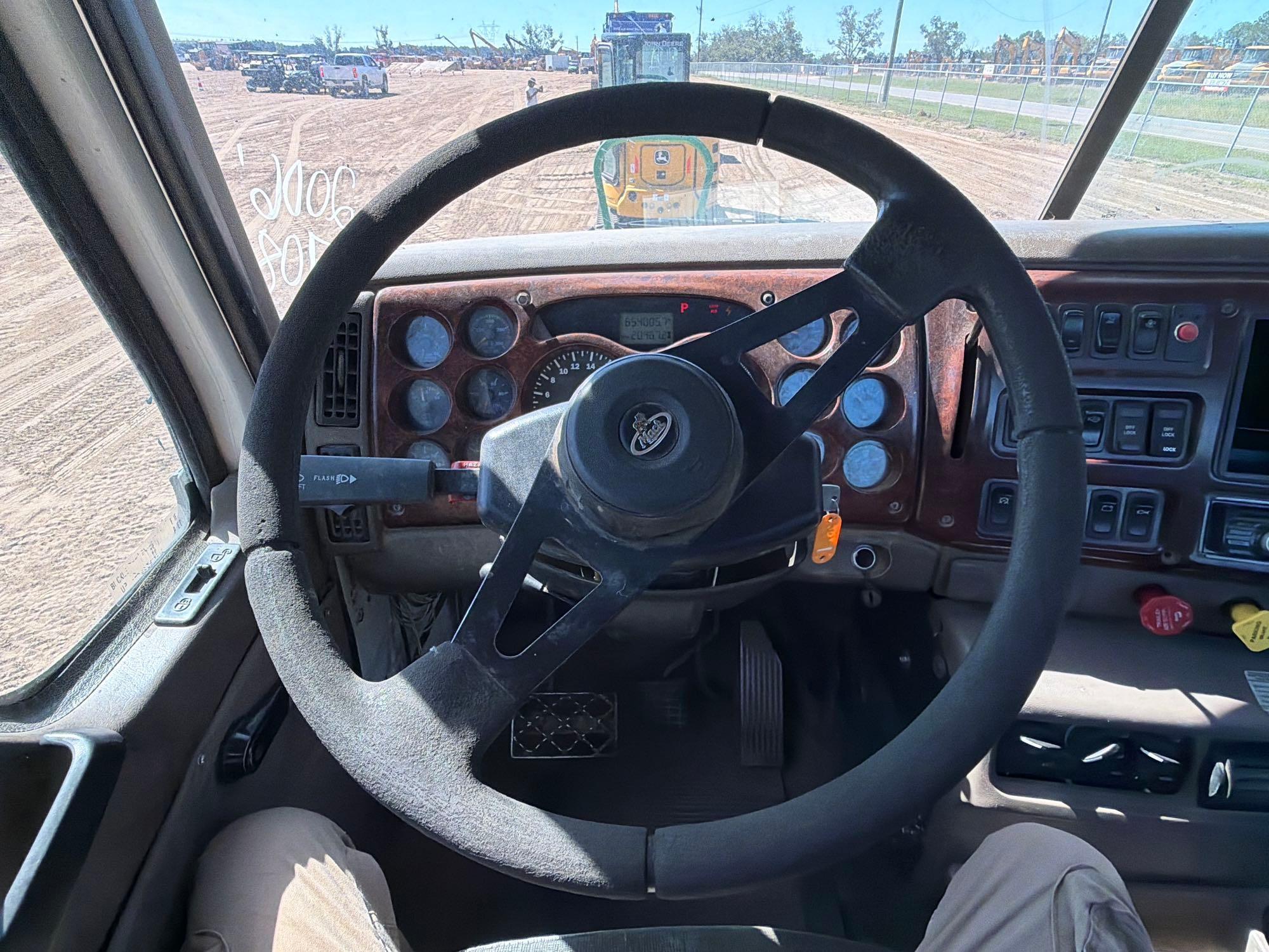 2006 Mack 613