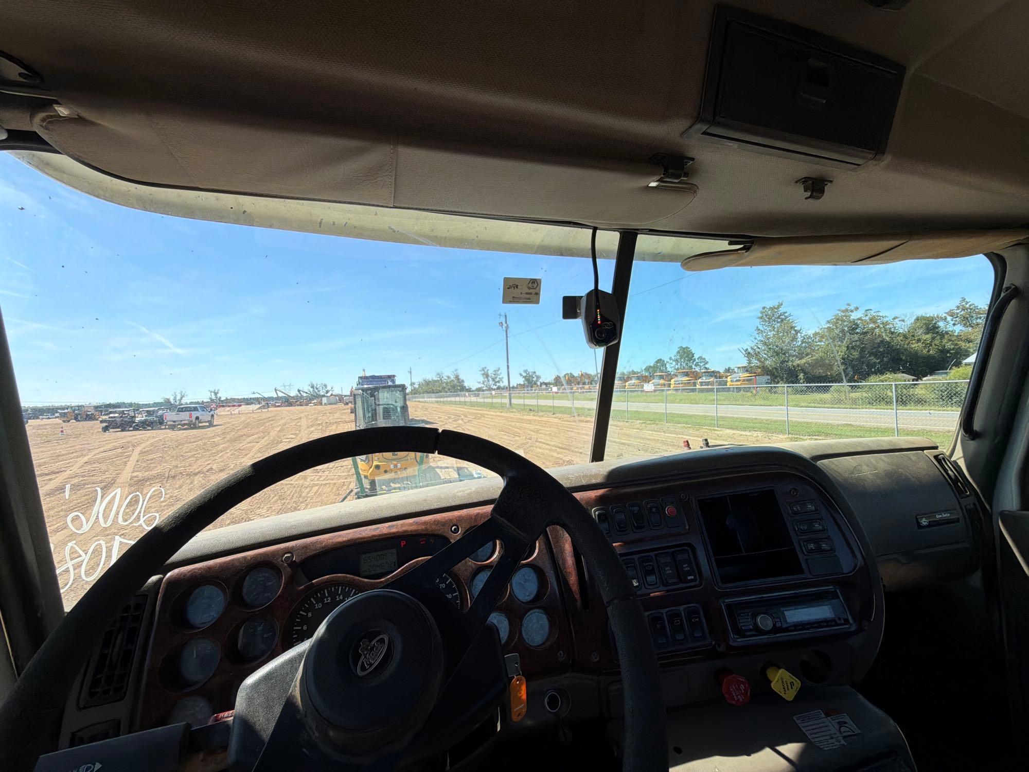 2006 Mack 613