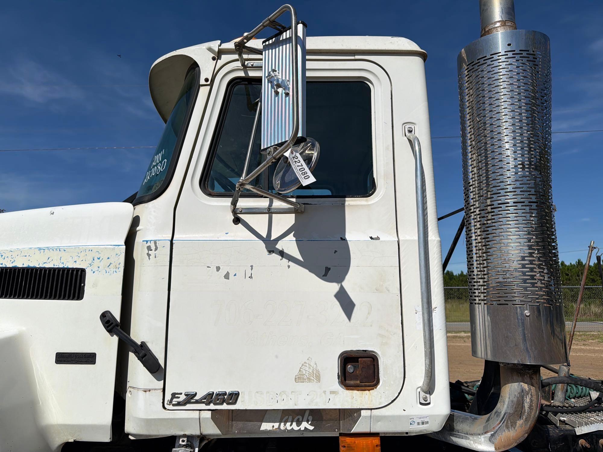 2001 Mack 613