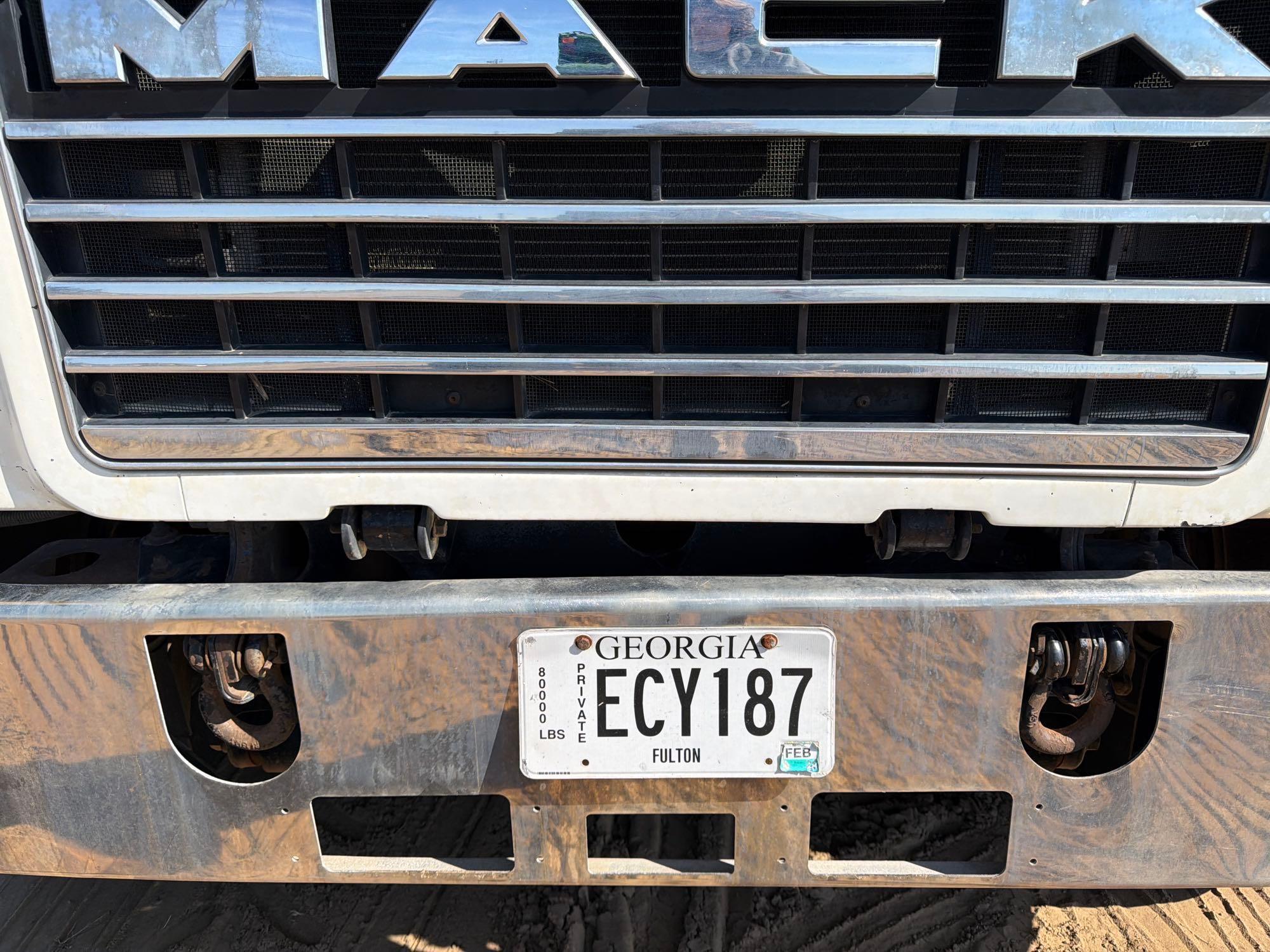 2001 Mack 613