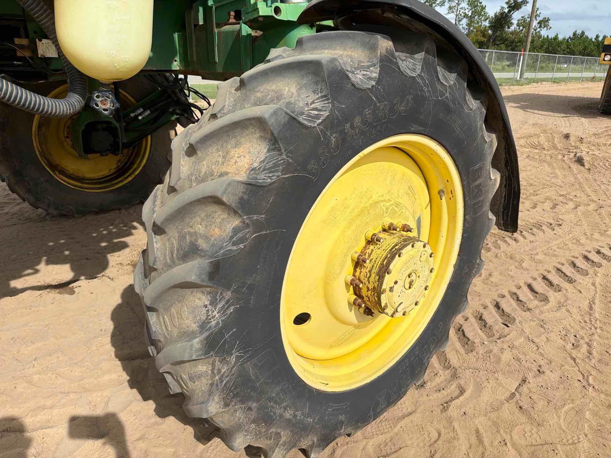John Deere 4700