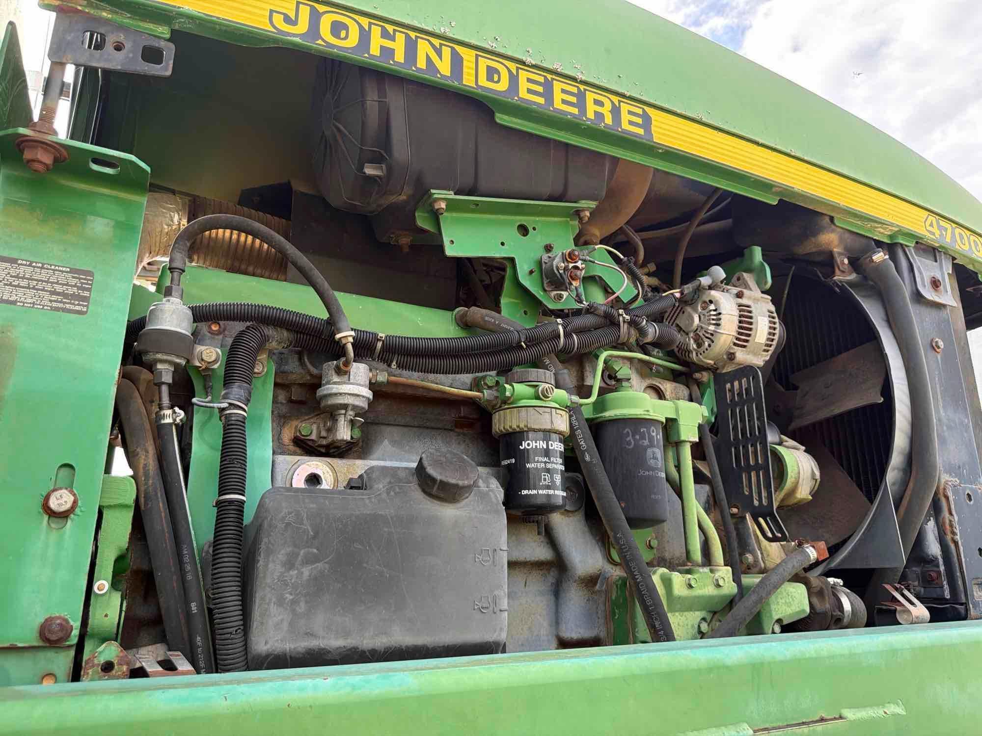 John Deere 4700