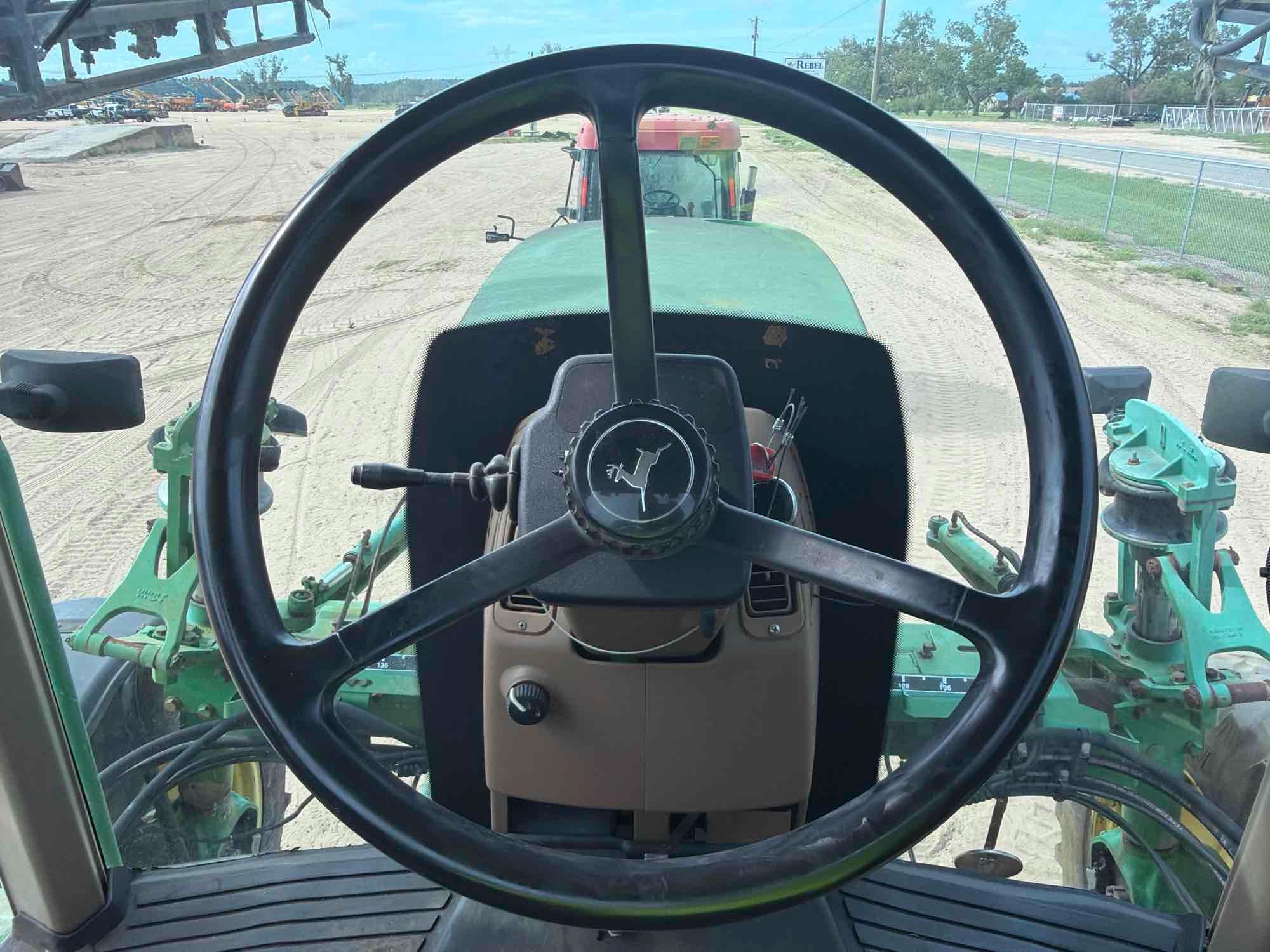 John Deere 4700