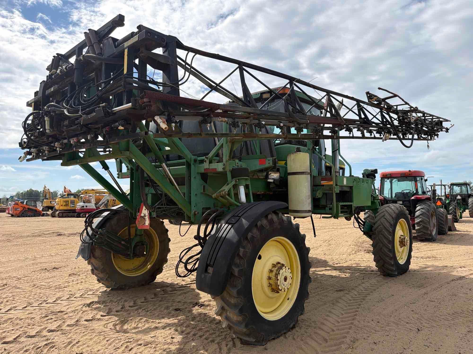 John Deere 4700