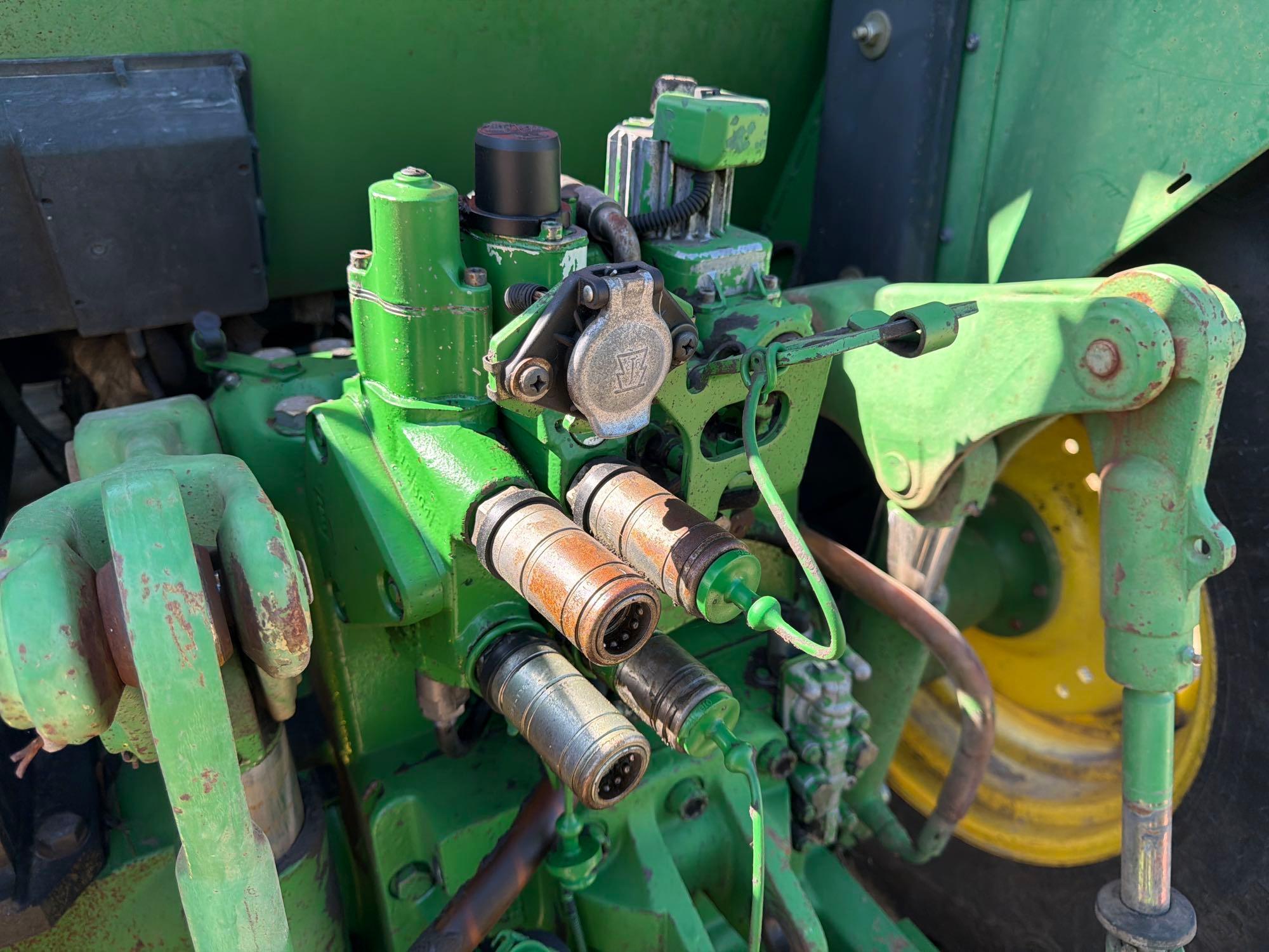 2004 John Deere 6215