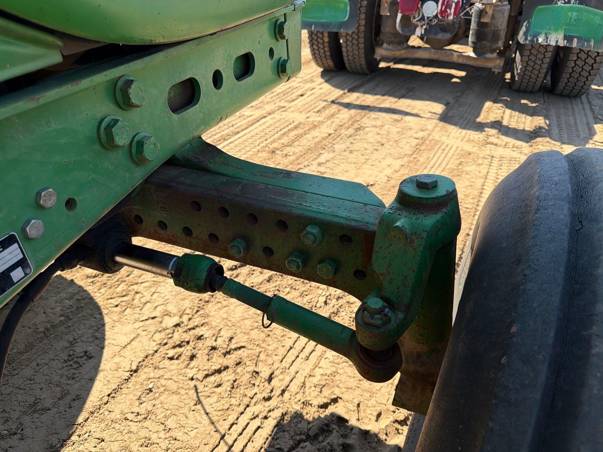 2004 John Deere 6215