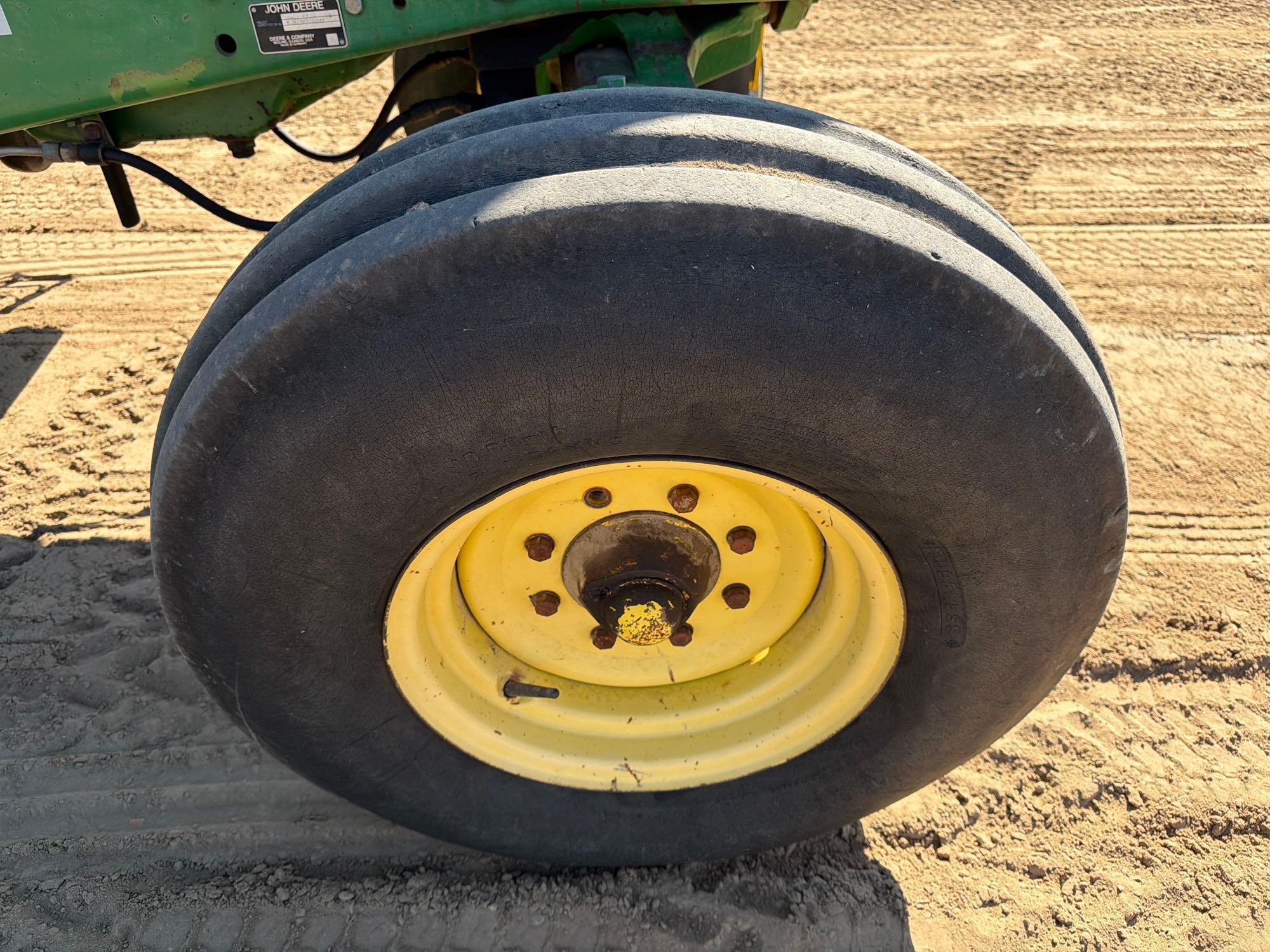 2004 John Deere 6215