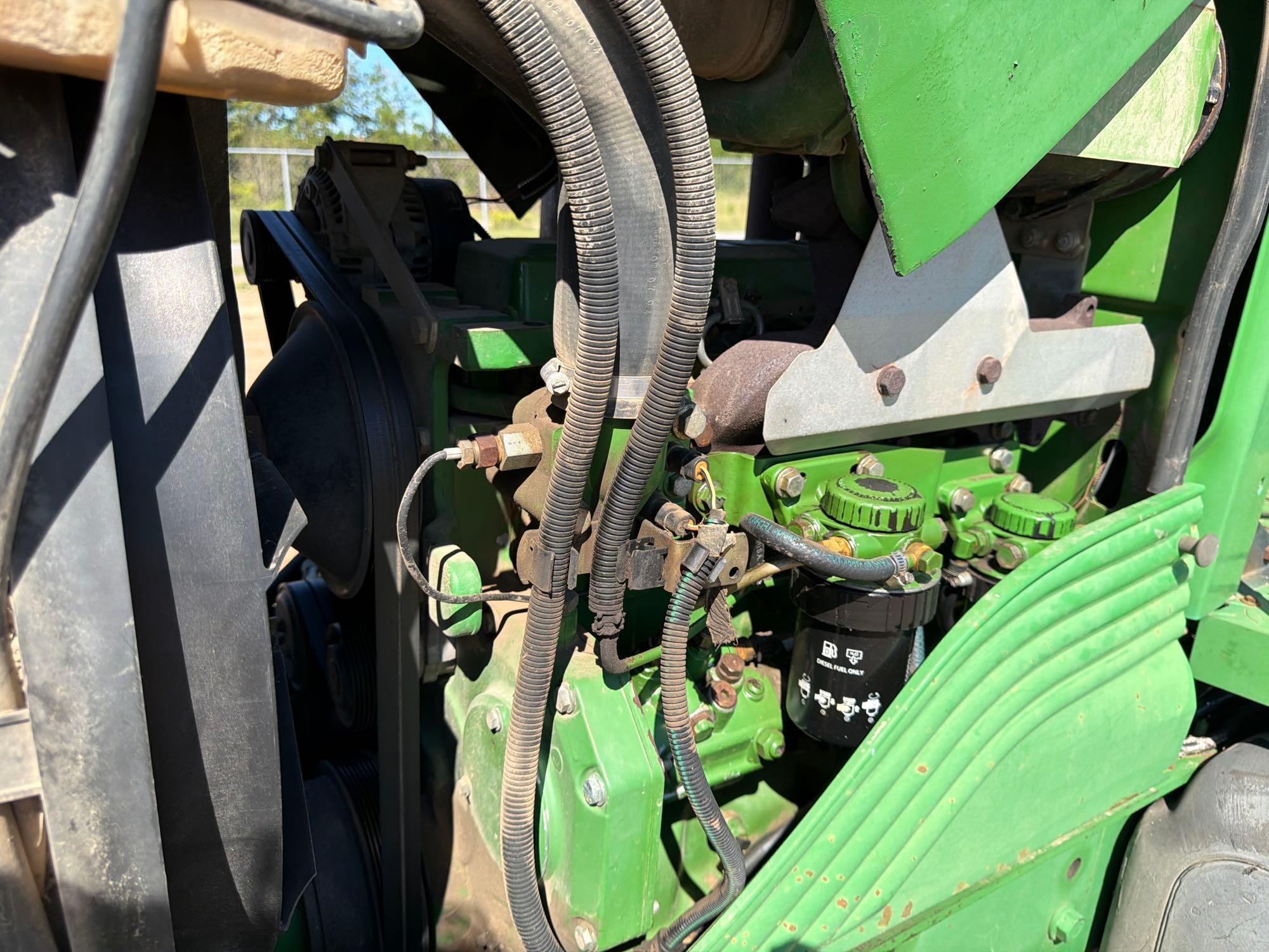 2004 John Deere 6215