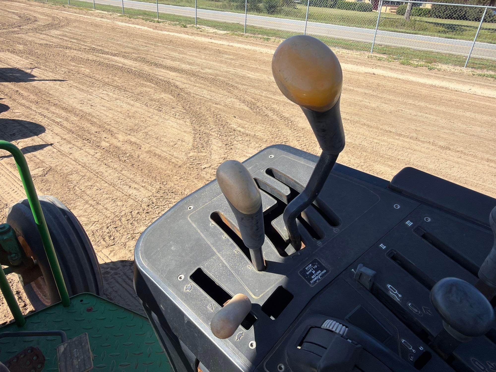 2004 John Deere 6215