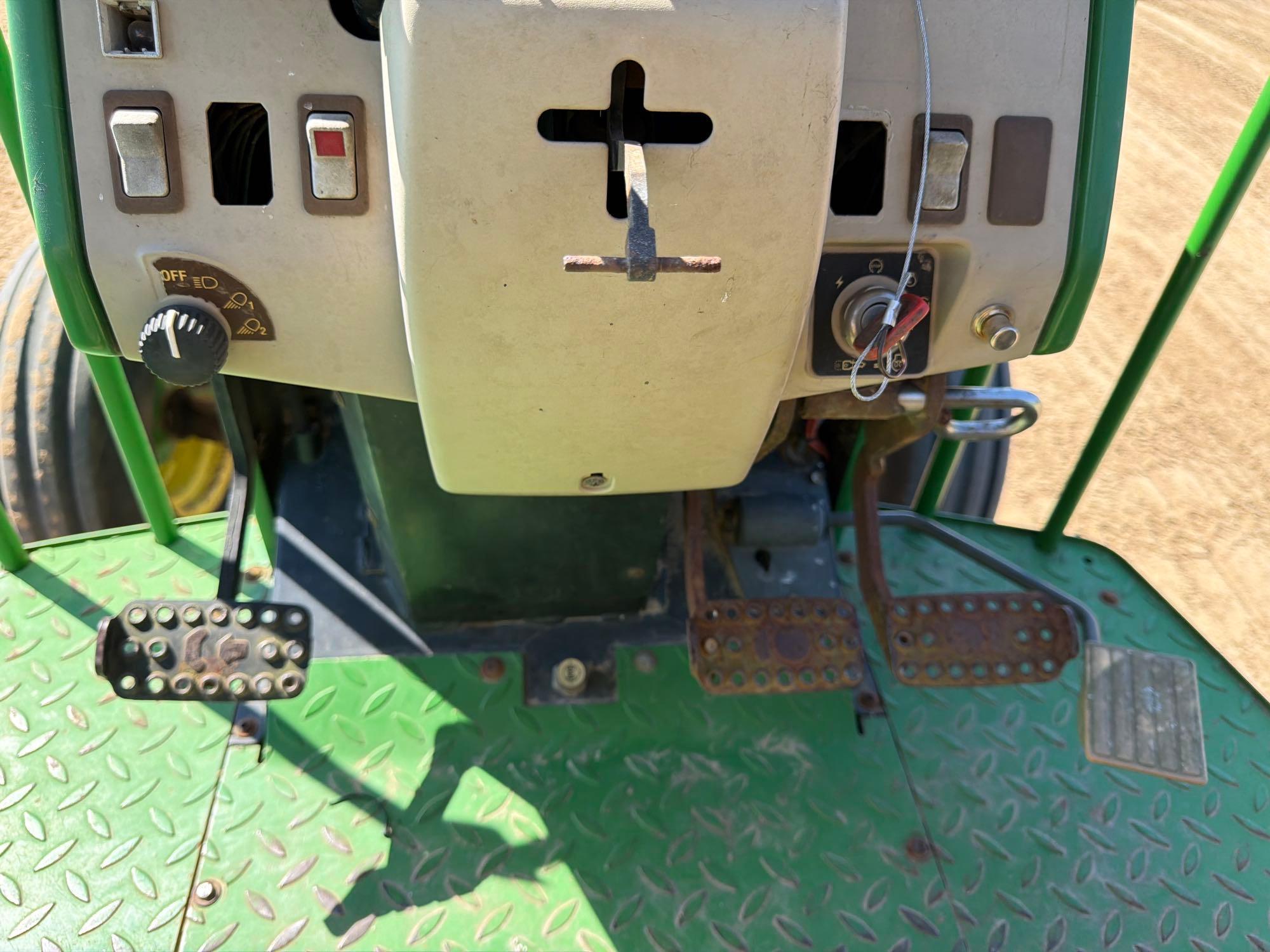 2004 John Deere 6215