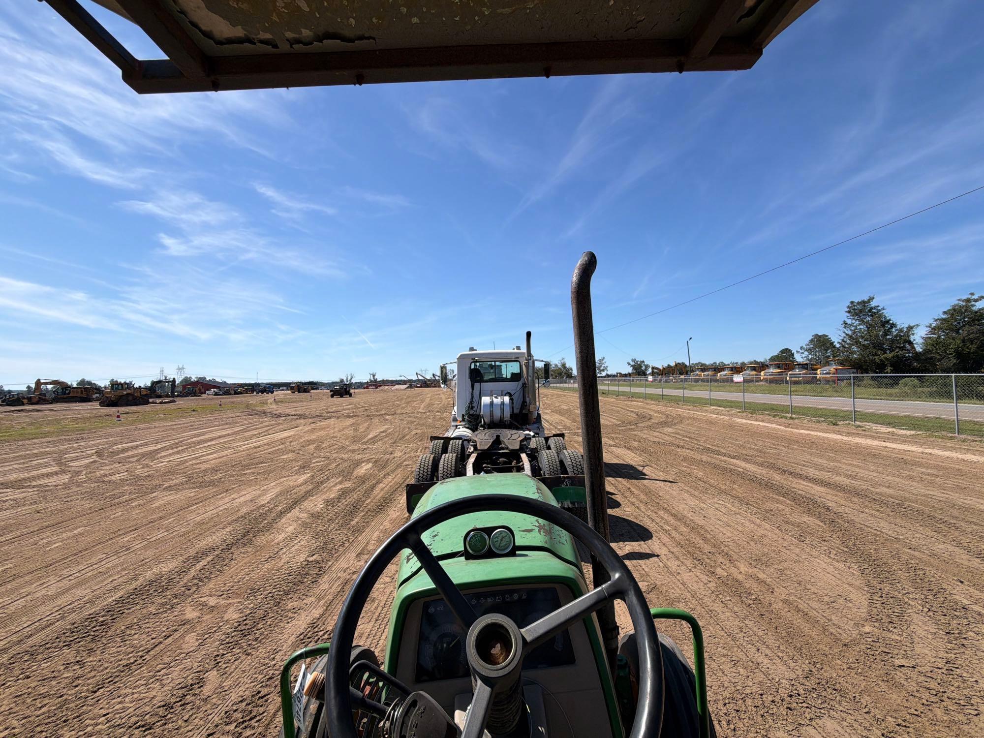 2004 John Deere 6215